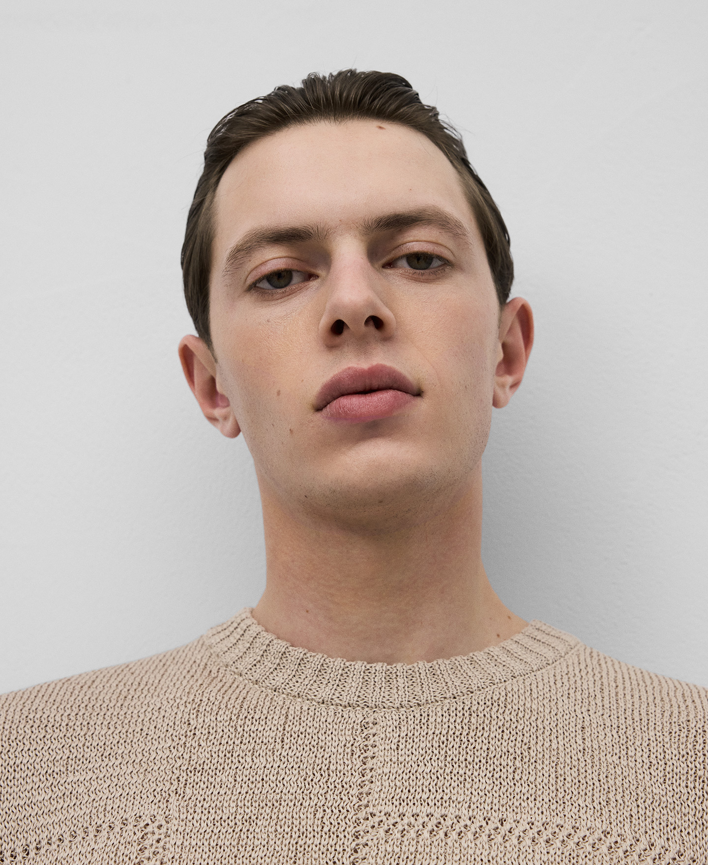 Jacquard knit vest man image number 3