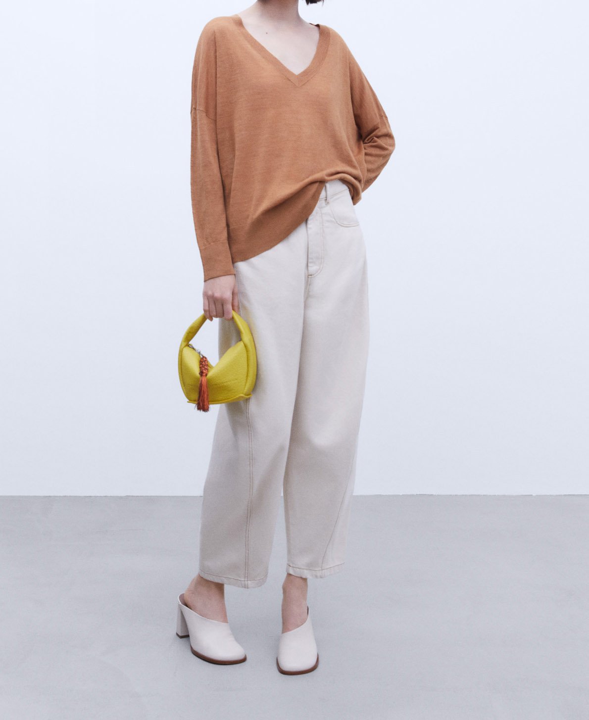 V-neckline sweater image number 1