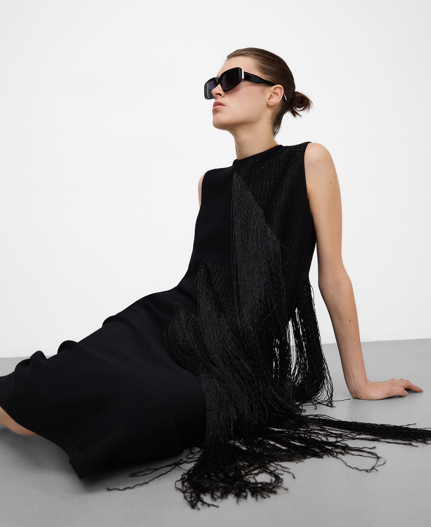 Intarsia knit dress with fringe image number 3