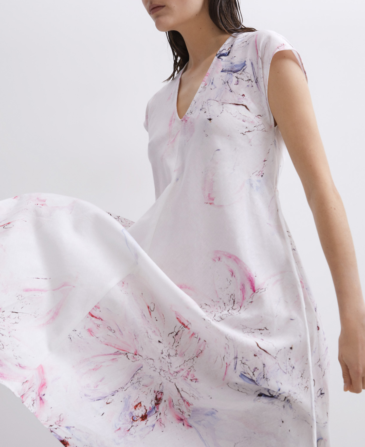 Drop sleeves printed midi dress image number 1