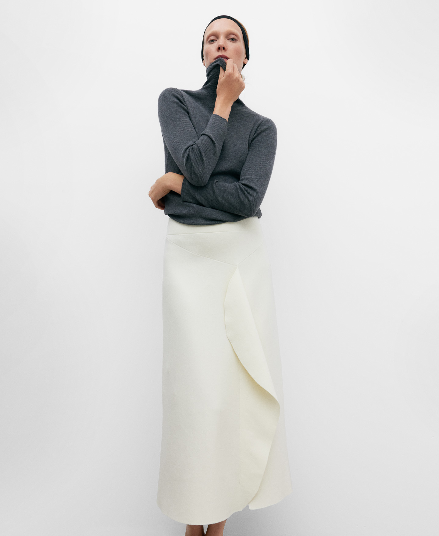 Rounded draped skirt for women image number 0