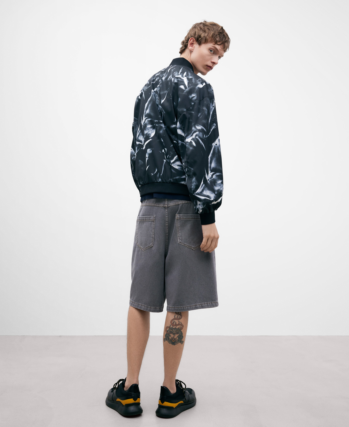 Printed bomber jacket image number 2