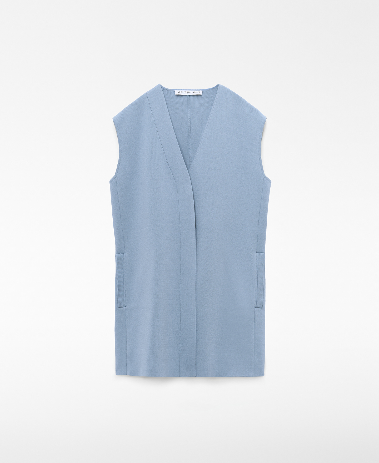 Semi-fitted knit vest image number 4