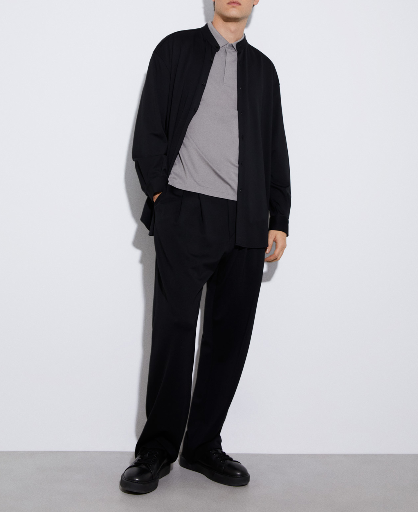 Structured cotton polo shirt image number 1