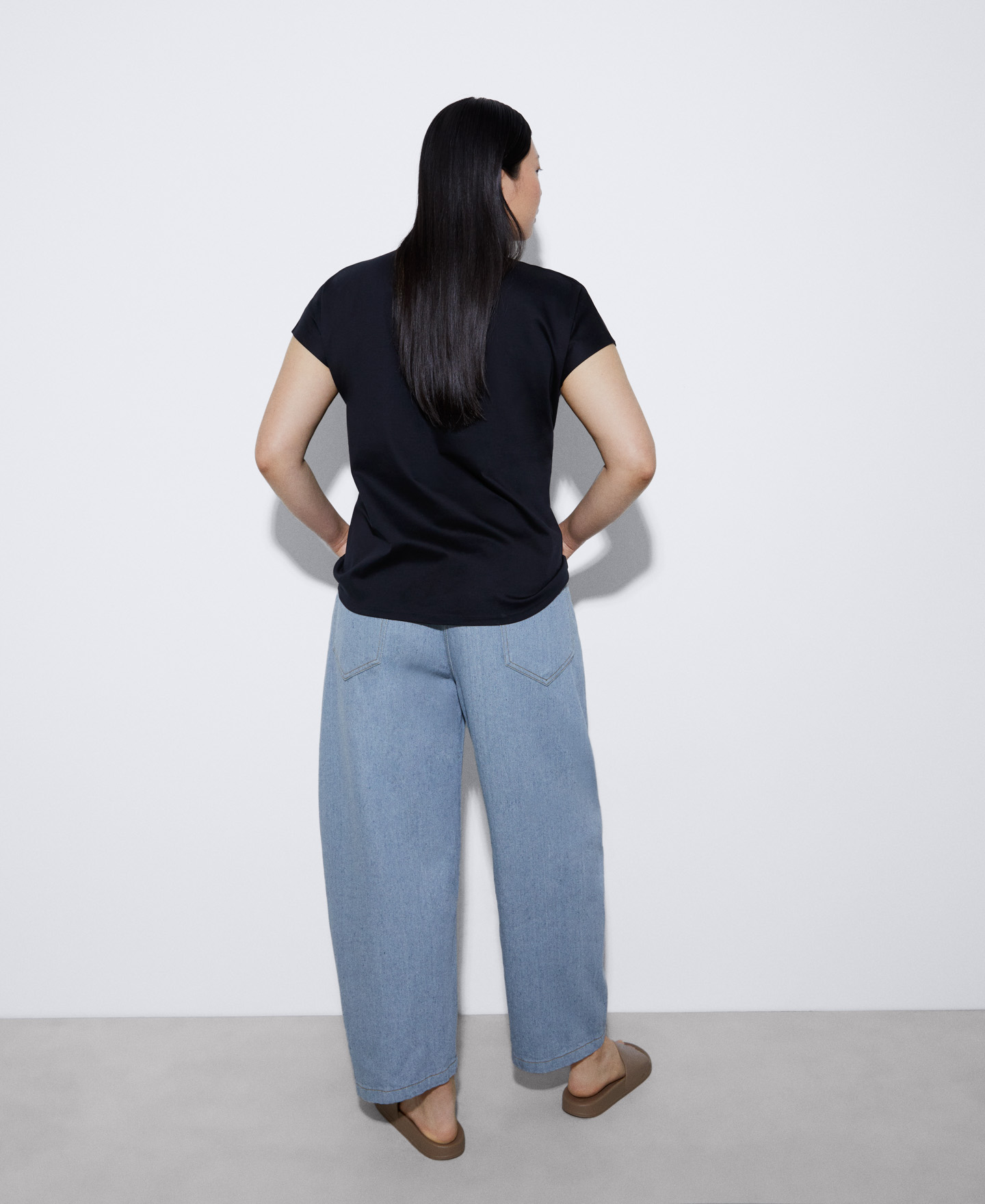 Perkins collar T-shirt in organic cotton image number 2