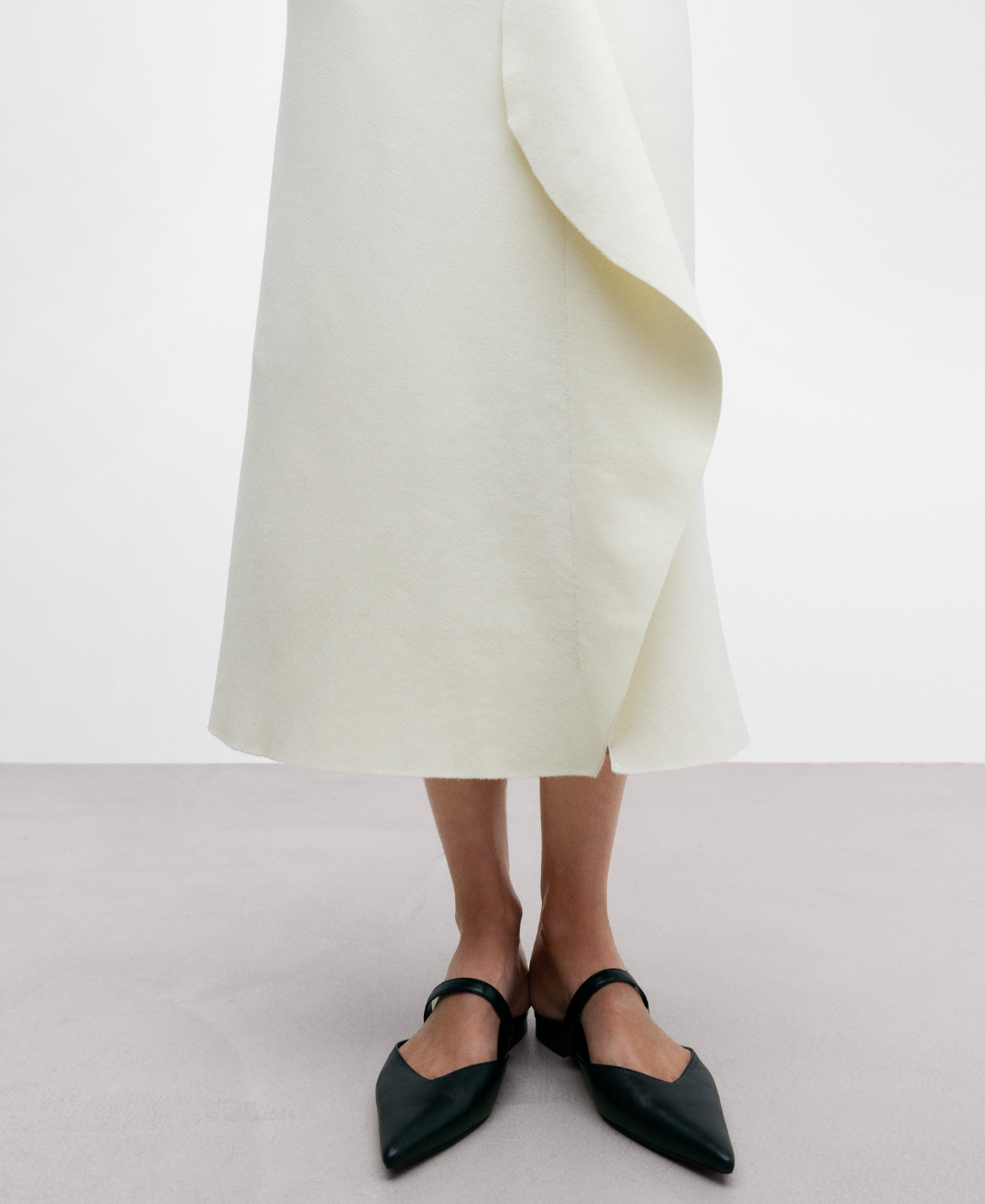 Rounded draped skirt for women image number 3