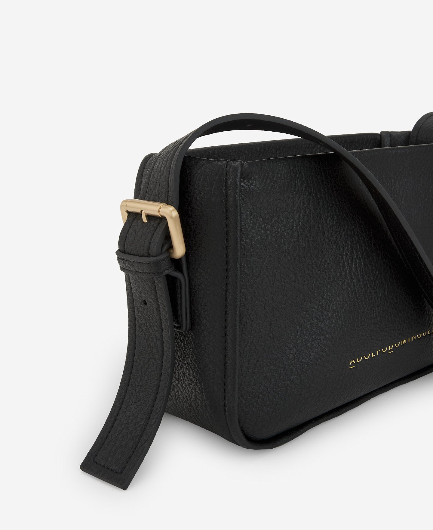 Medium shoulder bag in grain texture image number 3