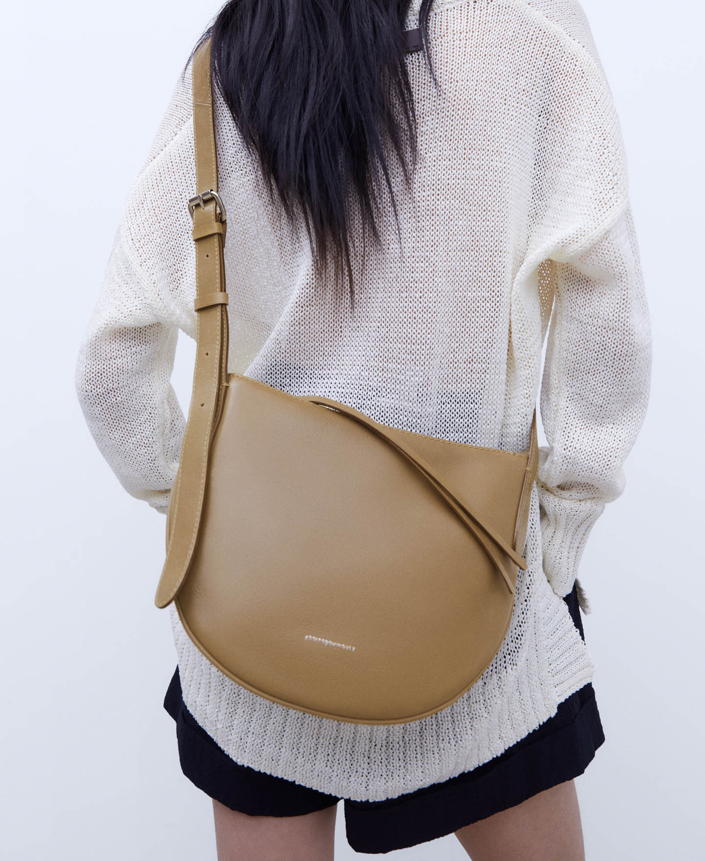 Medium responsible leather hobo bag image number 5