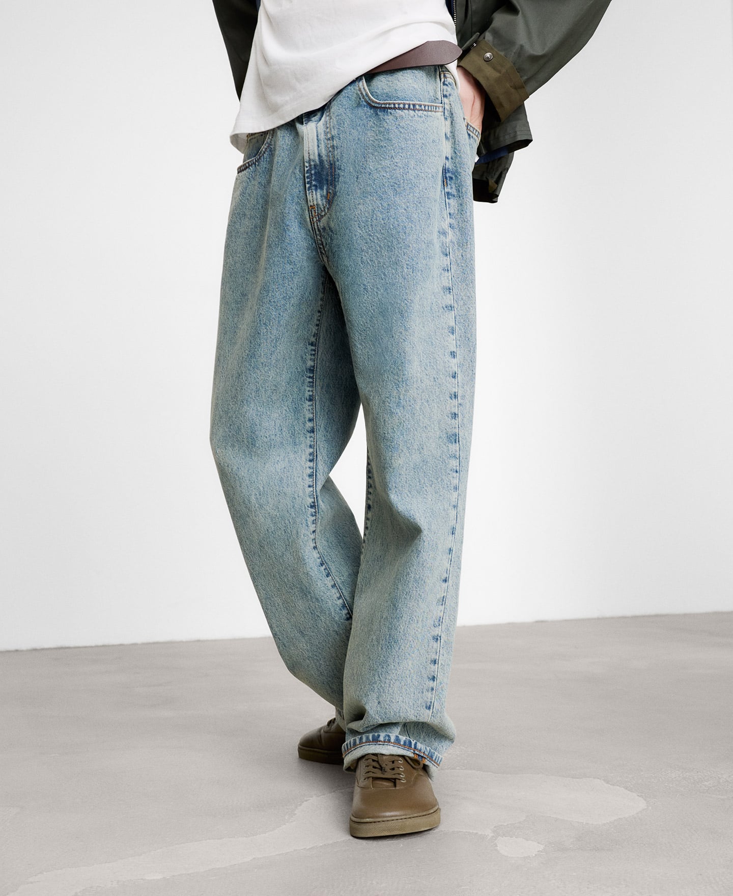 Bootcut washed-effect denim trousers image number 0