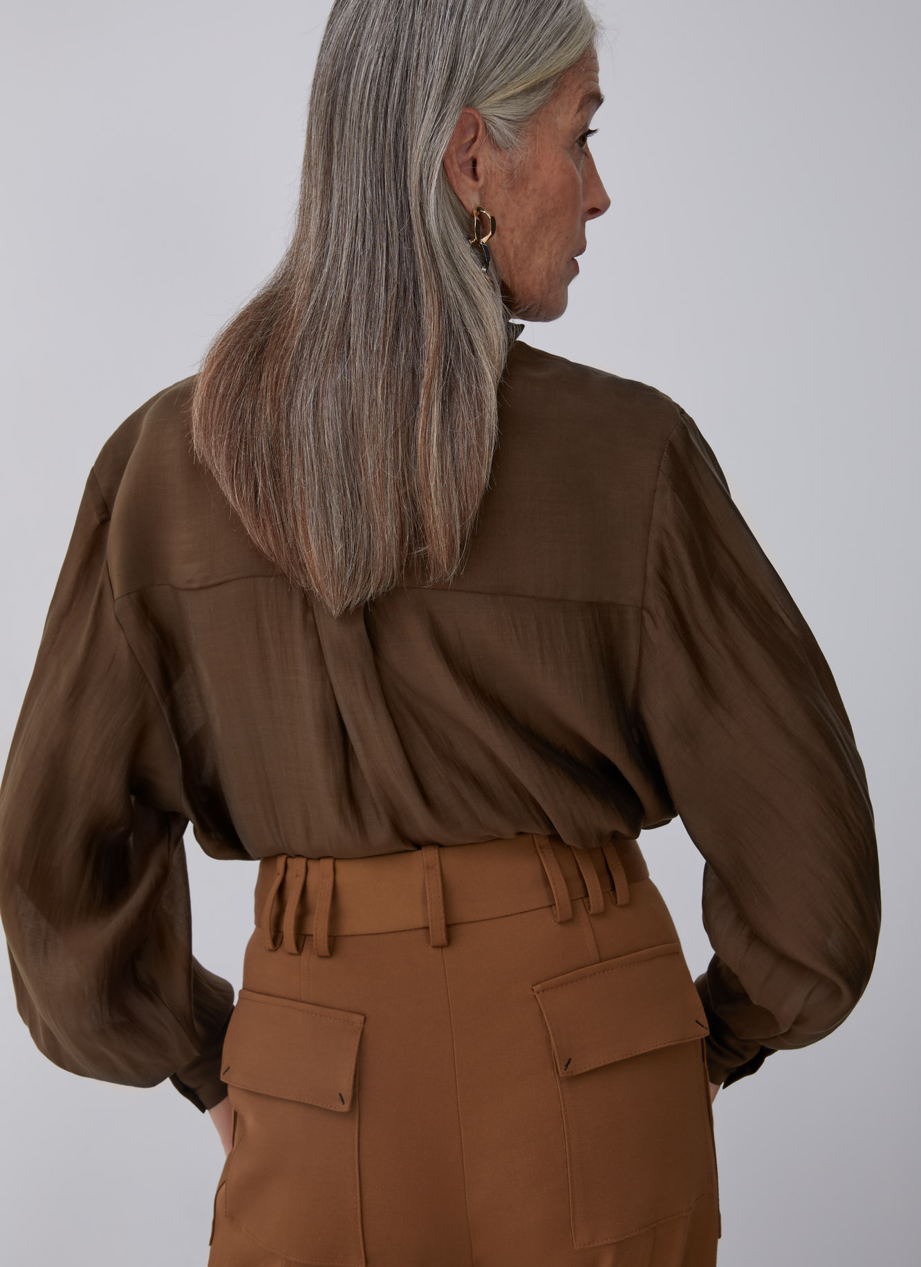 Cargo trousers with maxi pockets image number 2