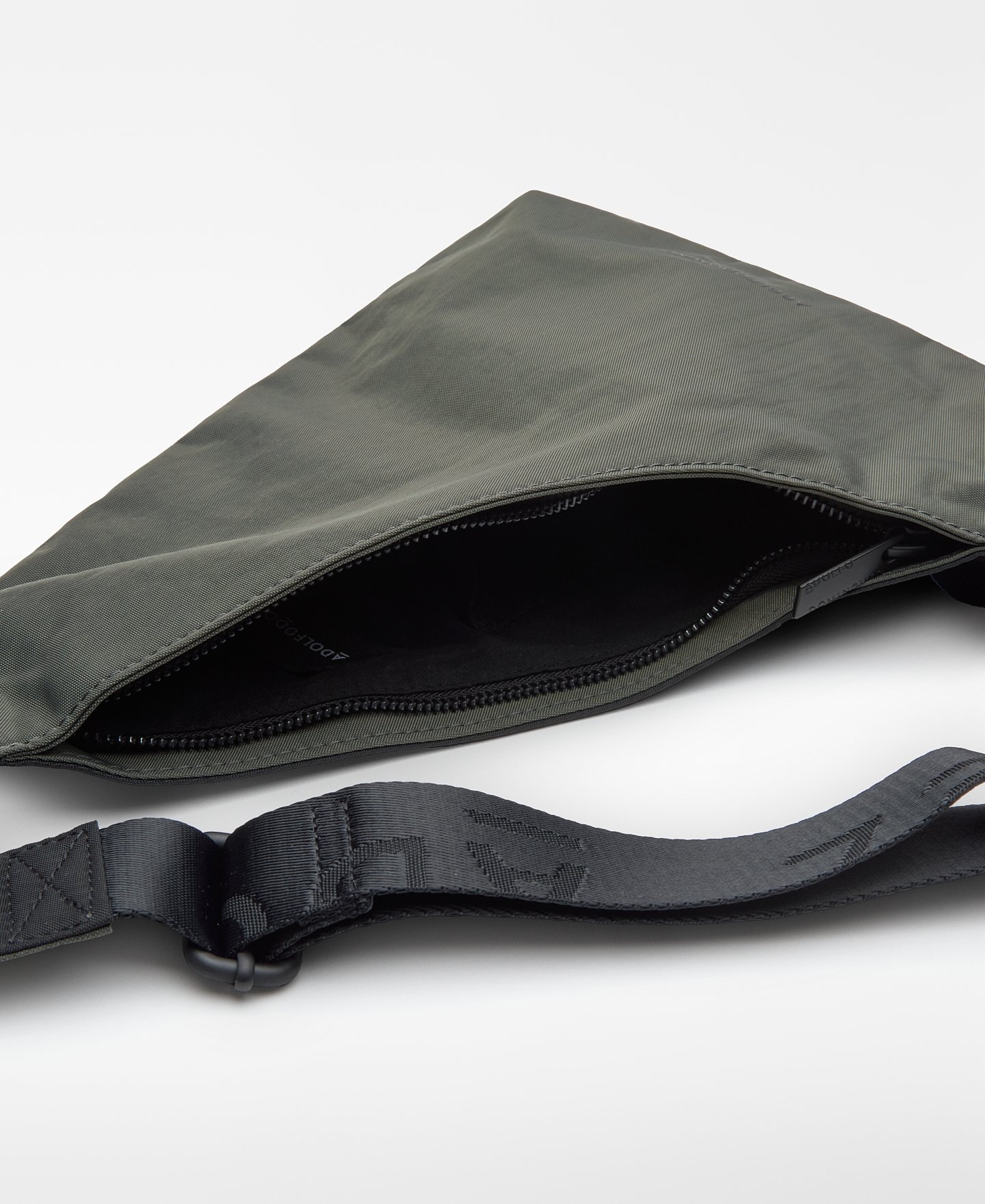 Nylon crossbody man image number 2