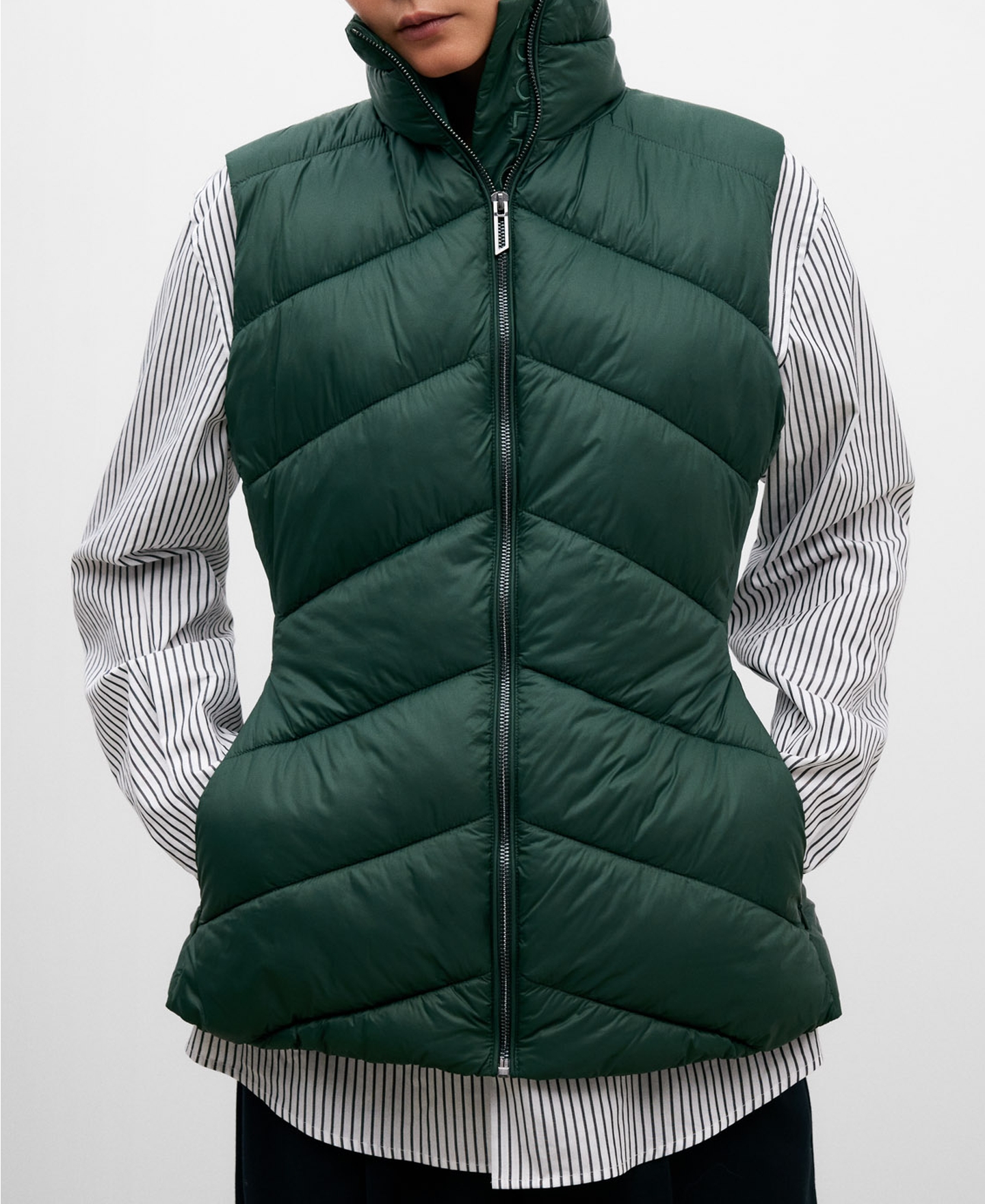 Tight-fitting padded waistcoat for women image number 0