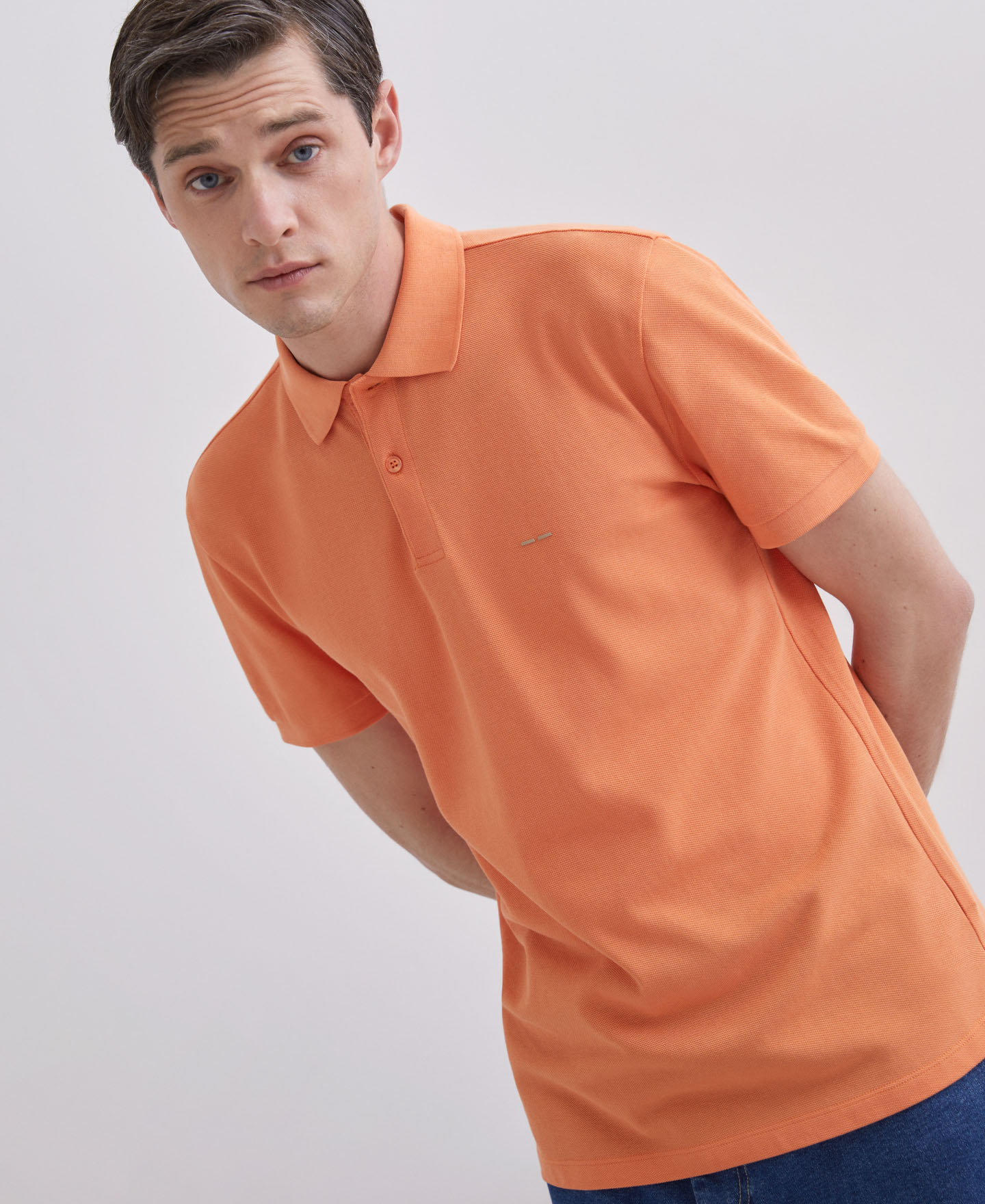 Polo algodón cuello camisero mostaza image number 0
