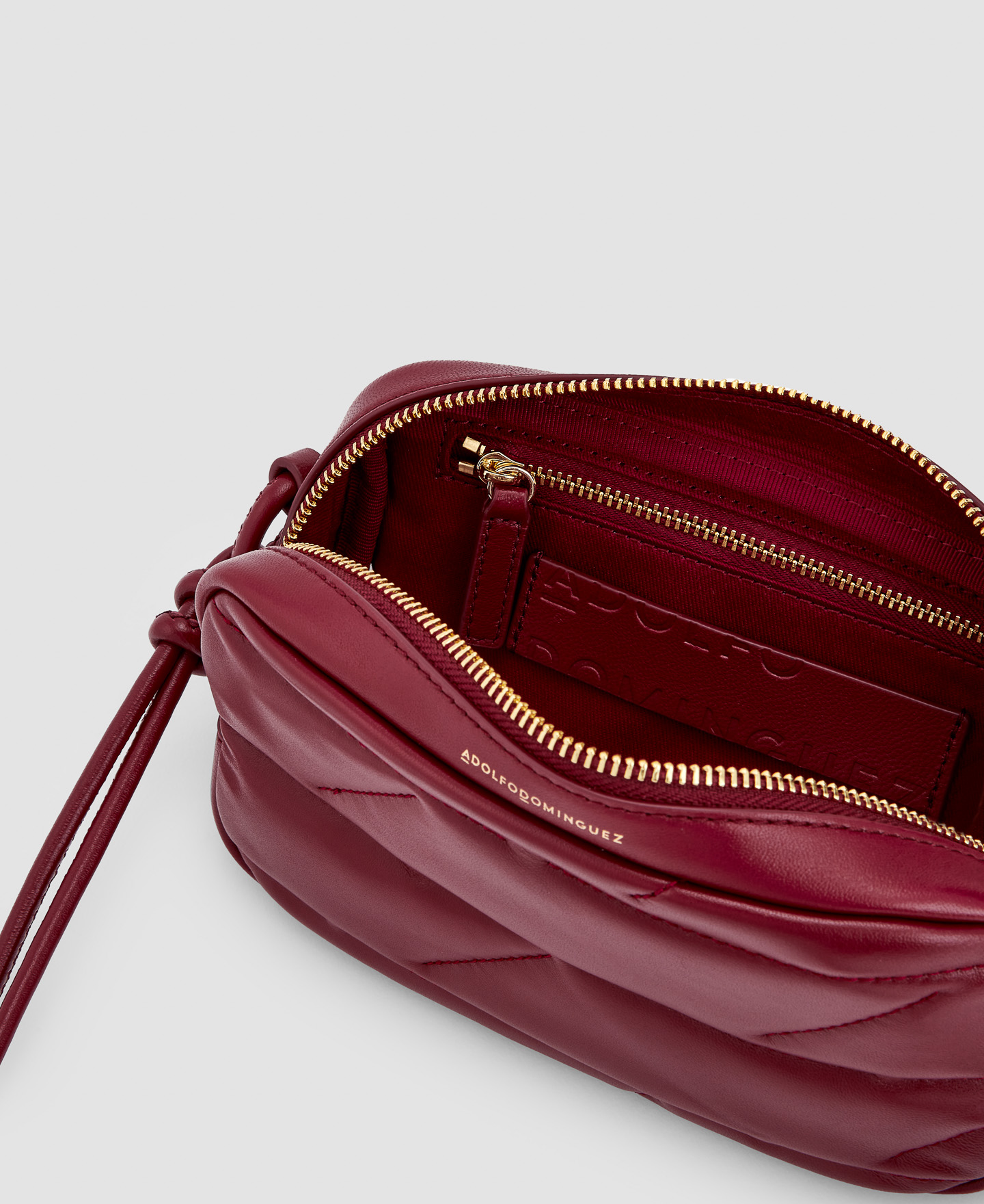 Responsible leather small shoulder bag image number 3