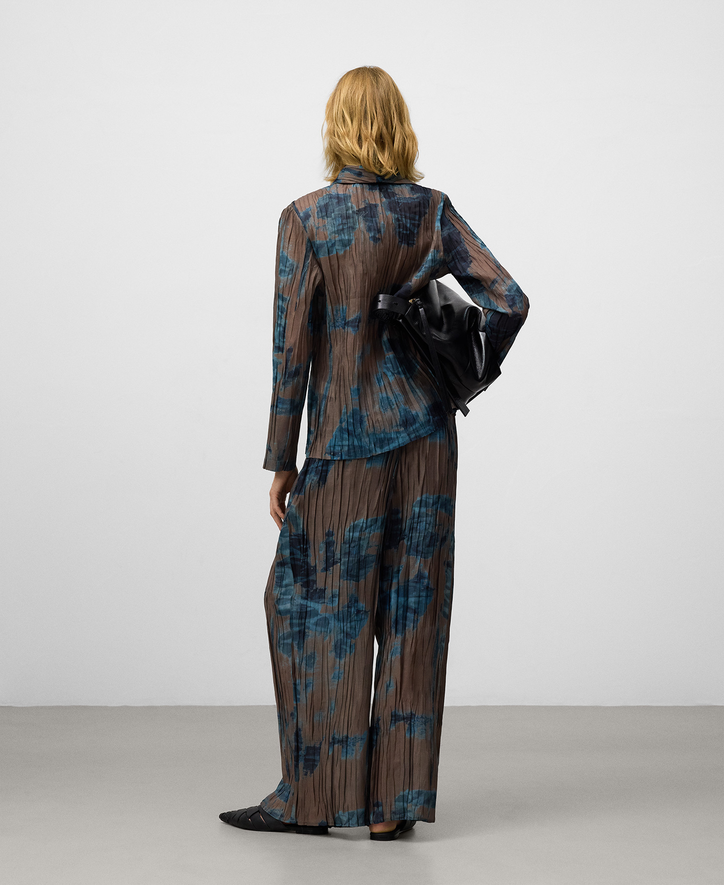 Pantalón pareo crinkle estampado mujer image number 2