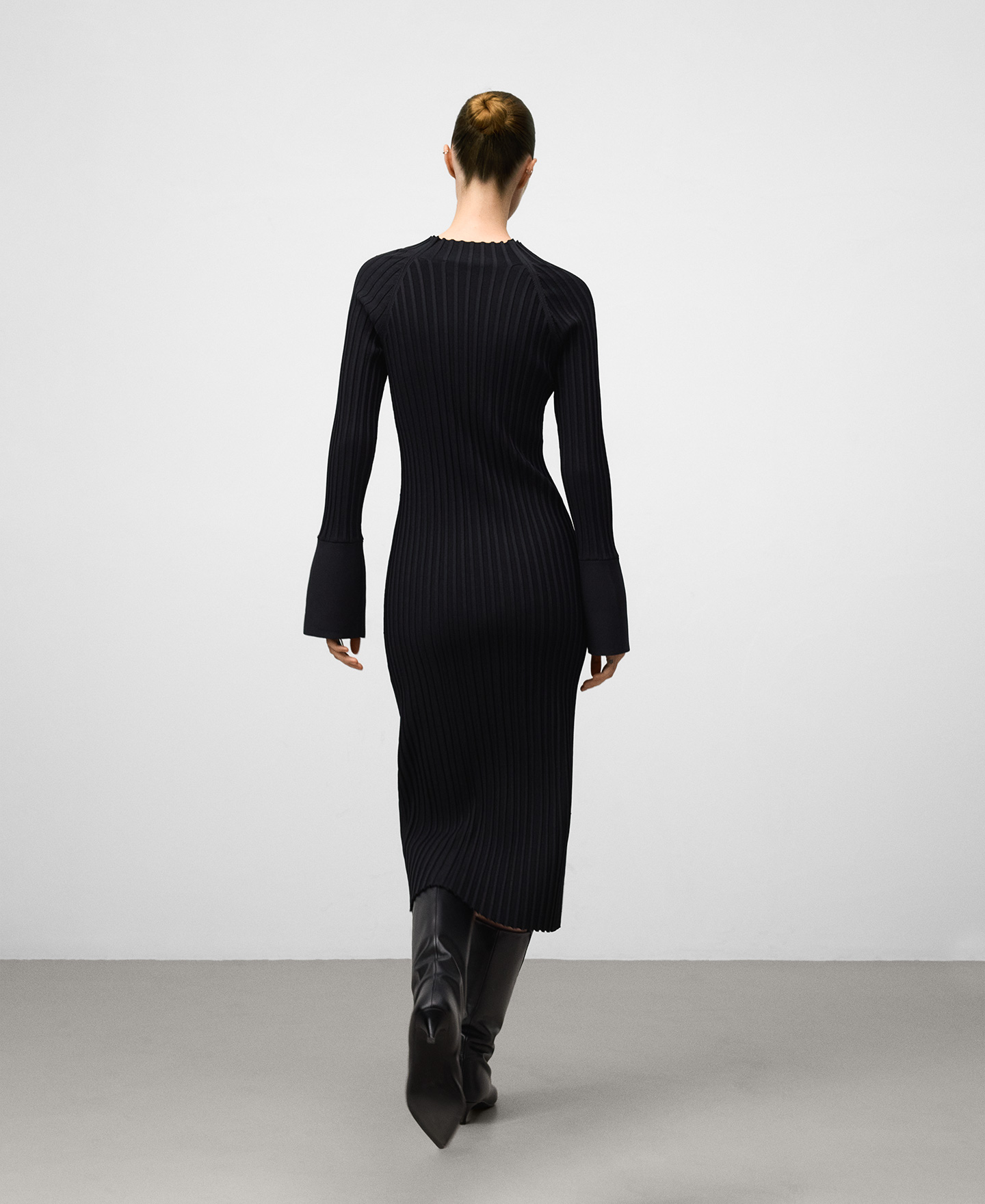 Vestido entallado canalé mujer image number 2