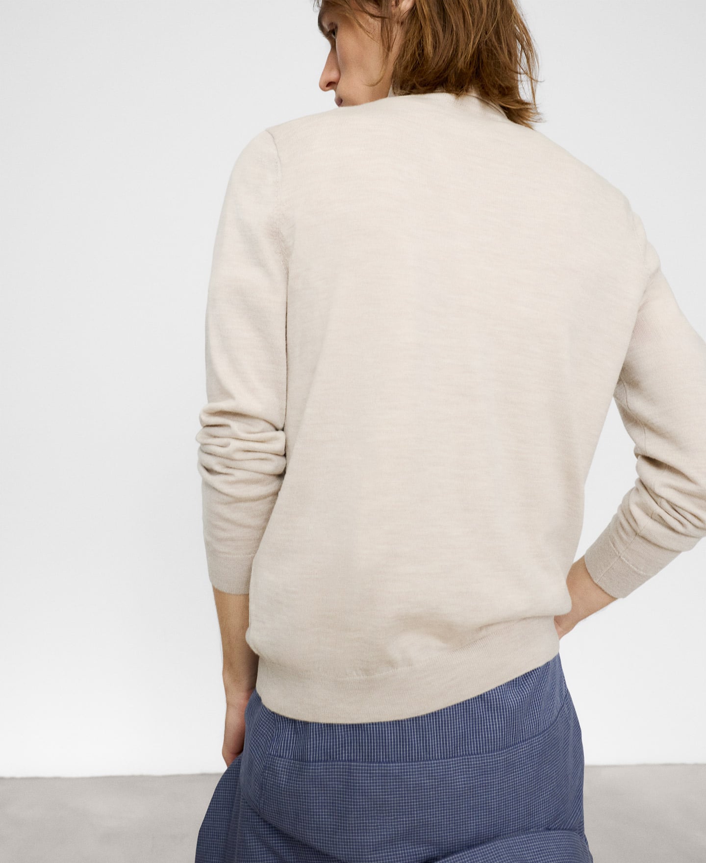 Jersey cuello cisne lana merino image number 2