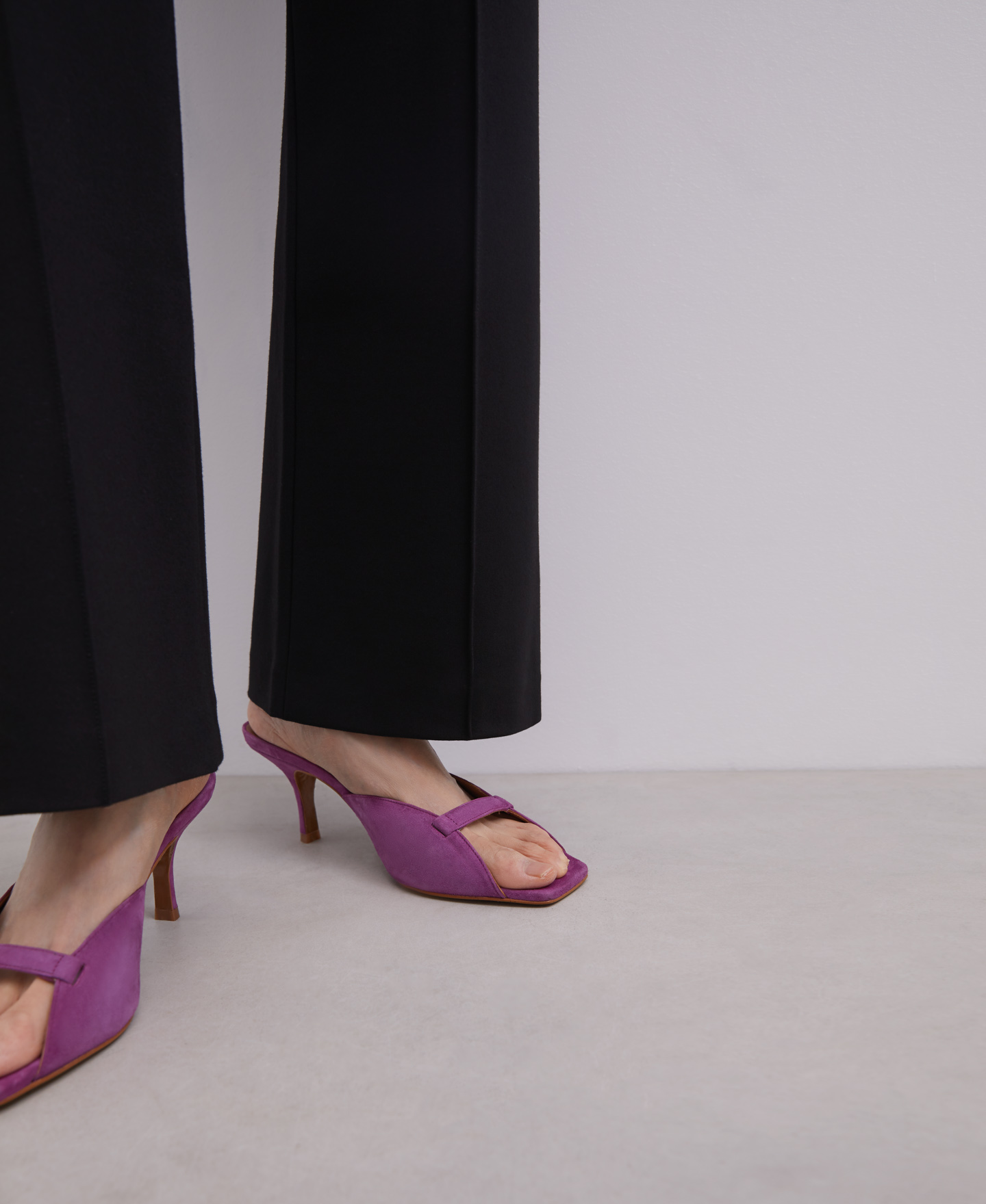 Caprine leather heeled sandals image number 3