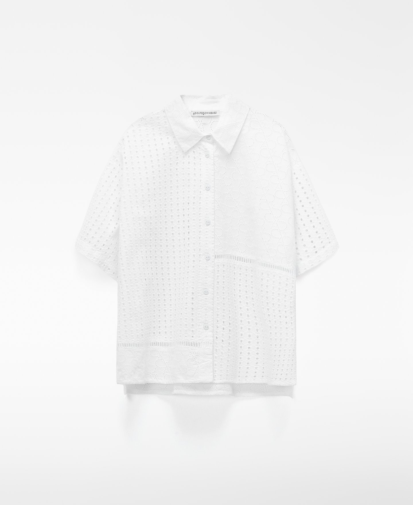 Camisa recta bordado ingl&eacute;s popel&iacute;n image number 4