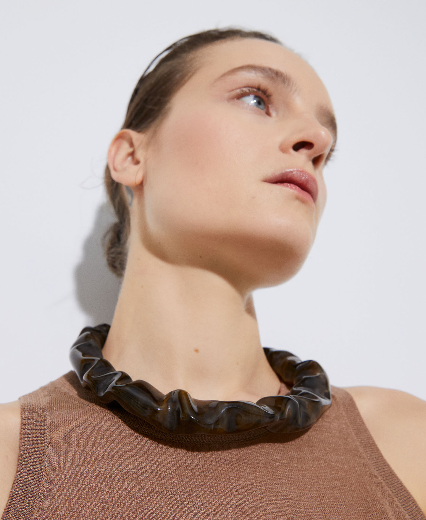 Resin volumetric necklace image number 3