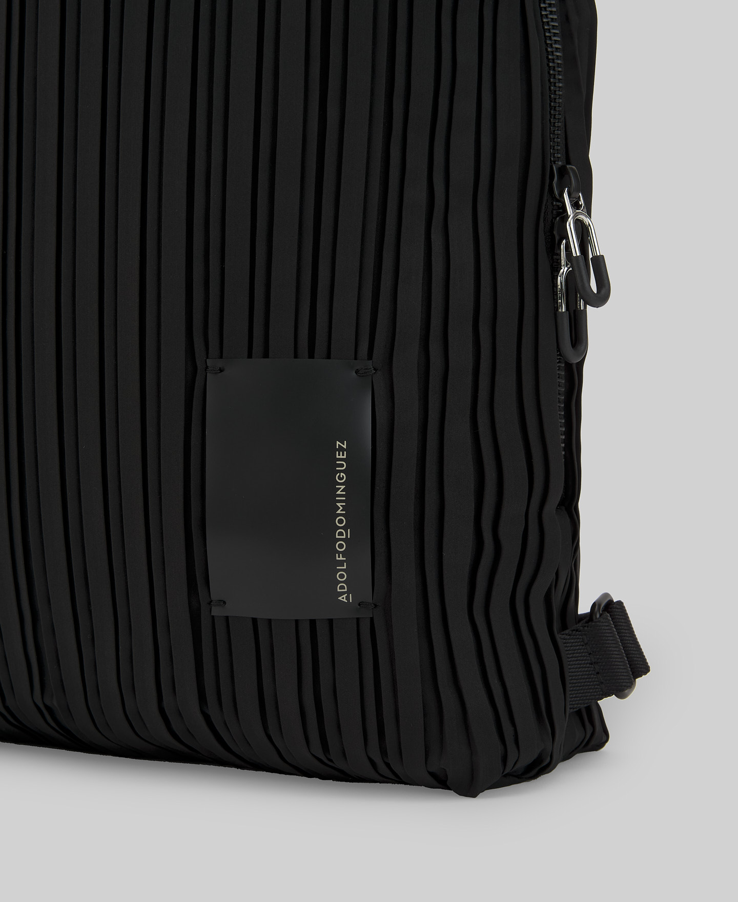 Crinkle backpack woman image number 2