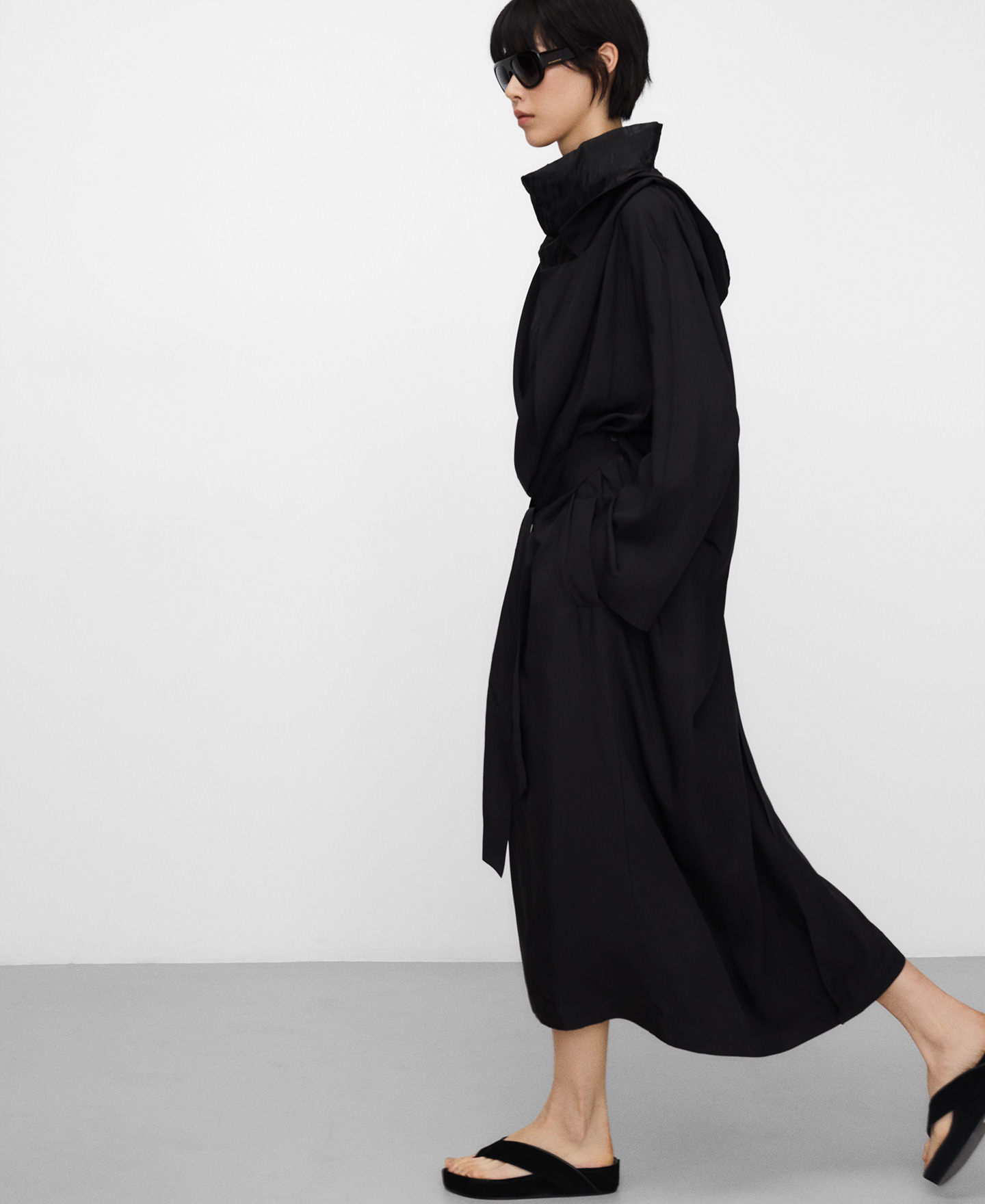 Mixed-fabric funnel-neck dress image number 3