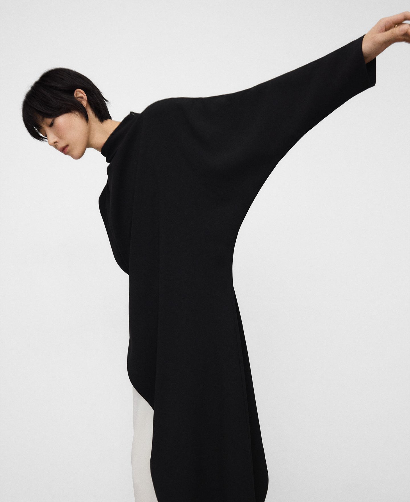 Two-tone asymmetric dress woman image number 5