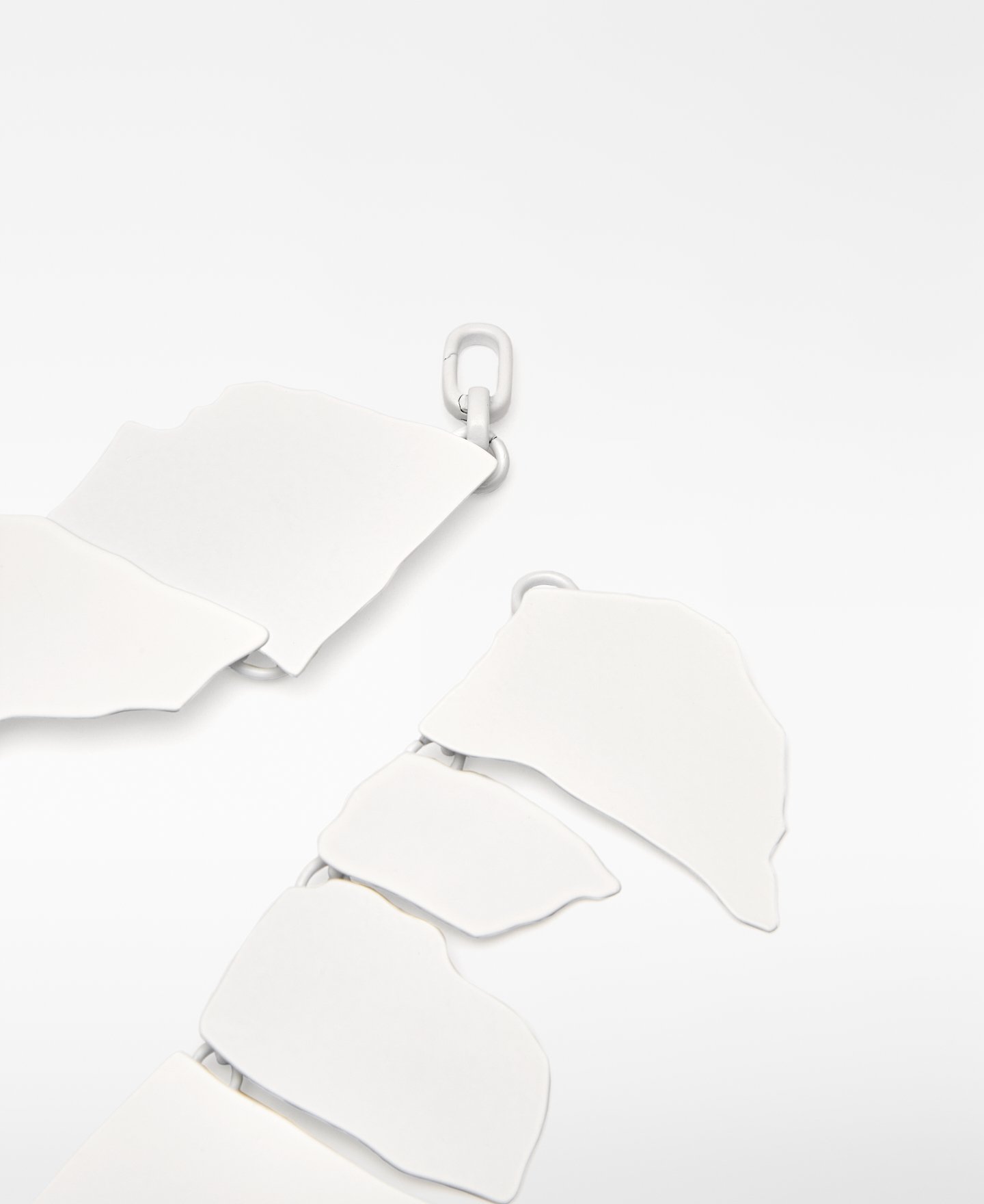 Lacquered metal plates necklace woman image number 2