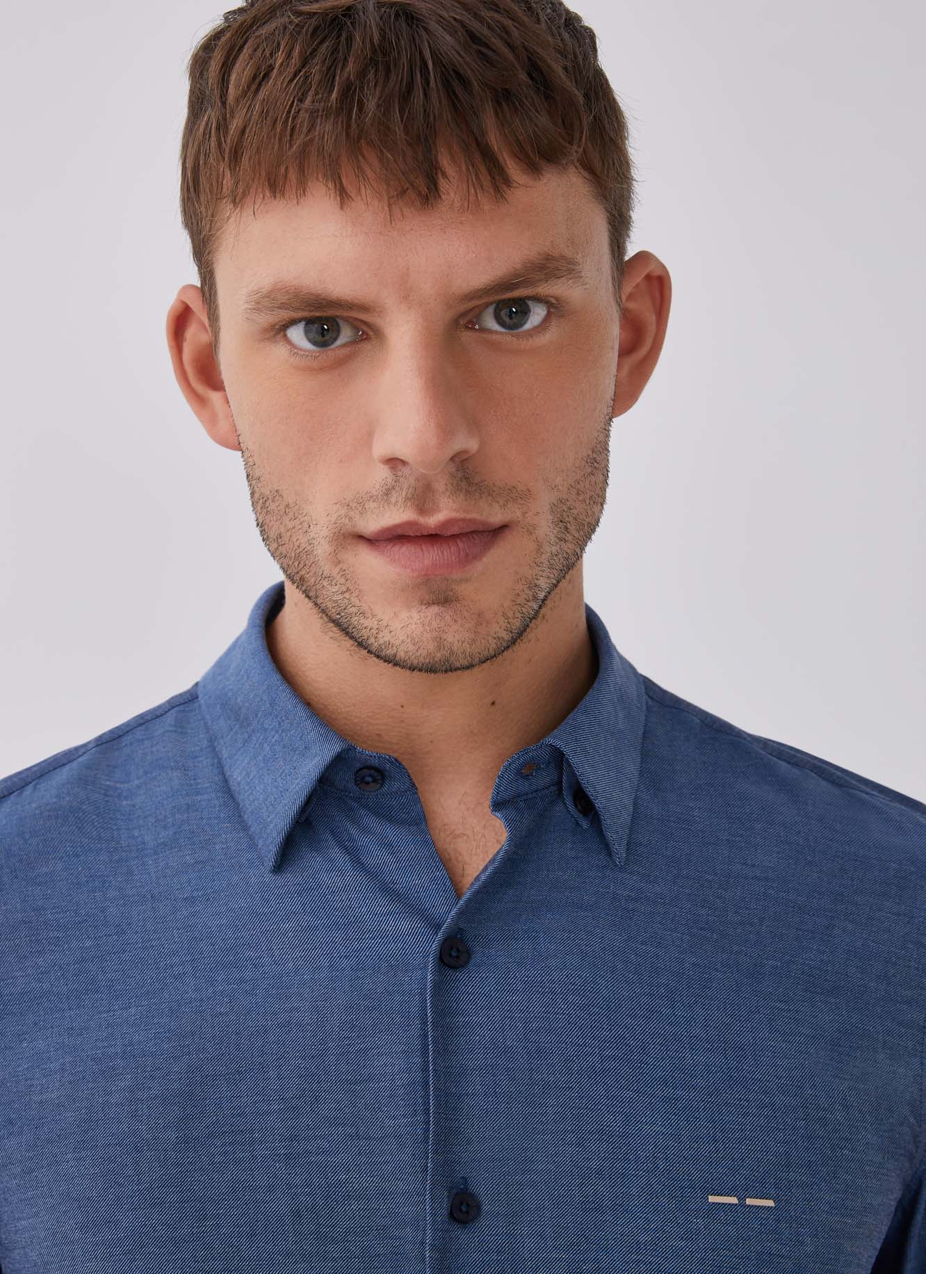 Camisa en viscosa con logo image number 3