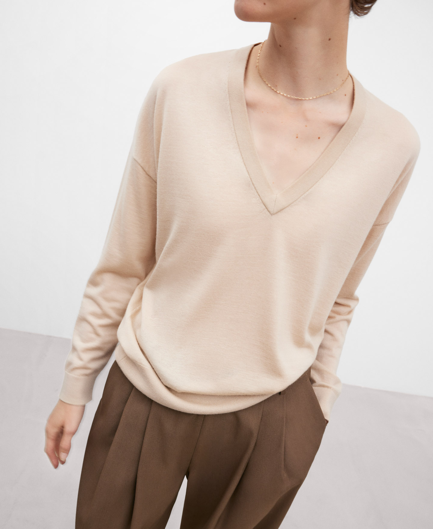 Jersey lana merino crema para mujer image number 3