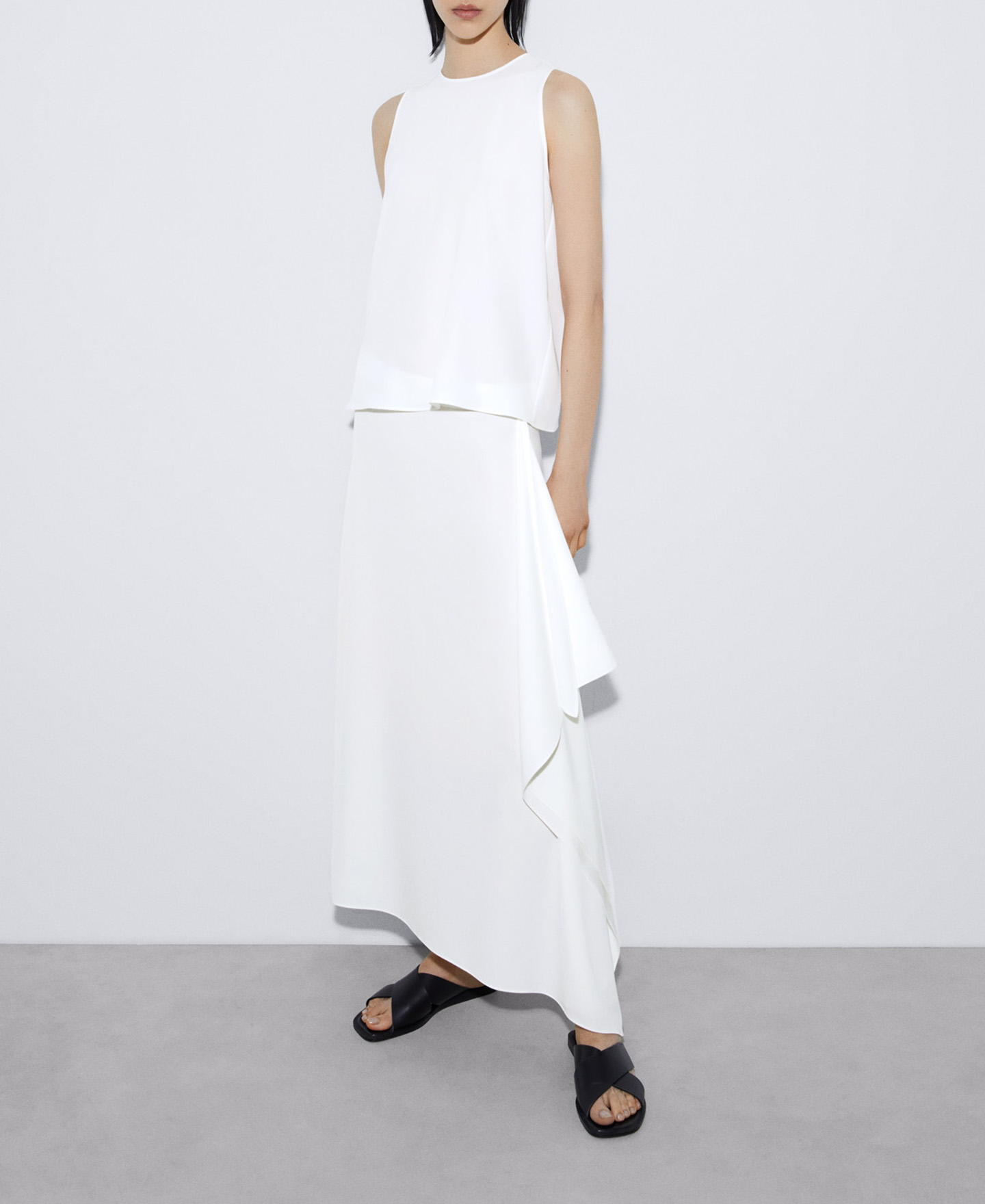 Straight skirt with draped motif image number 1