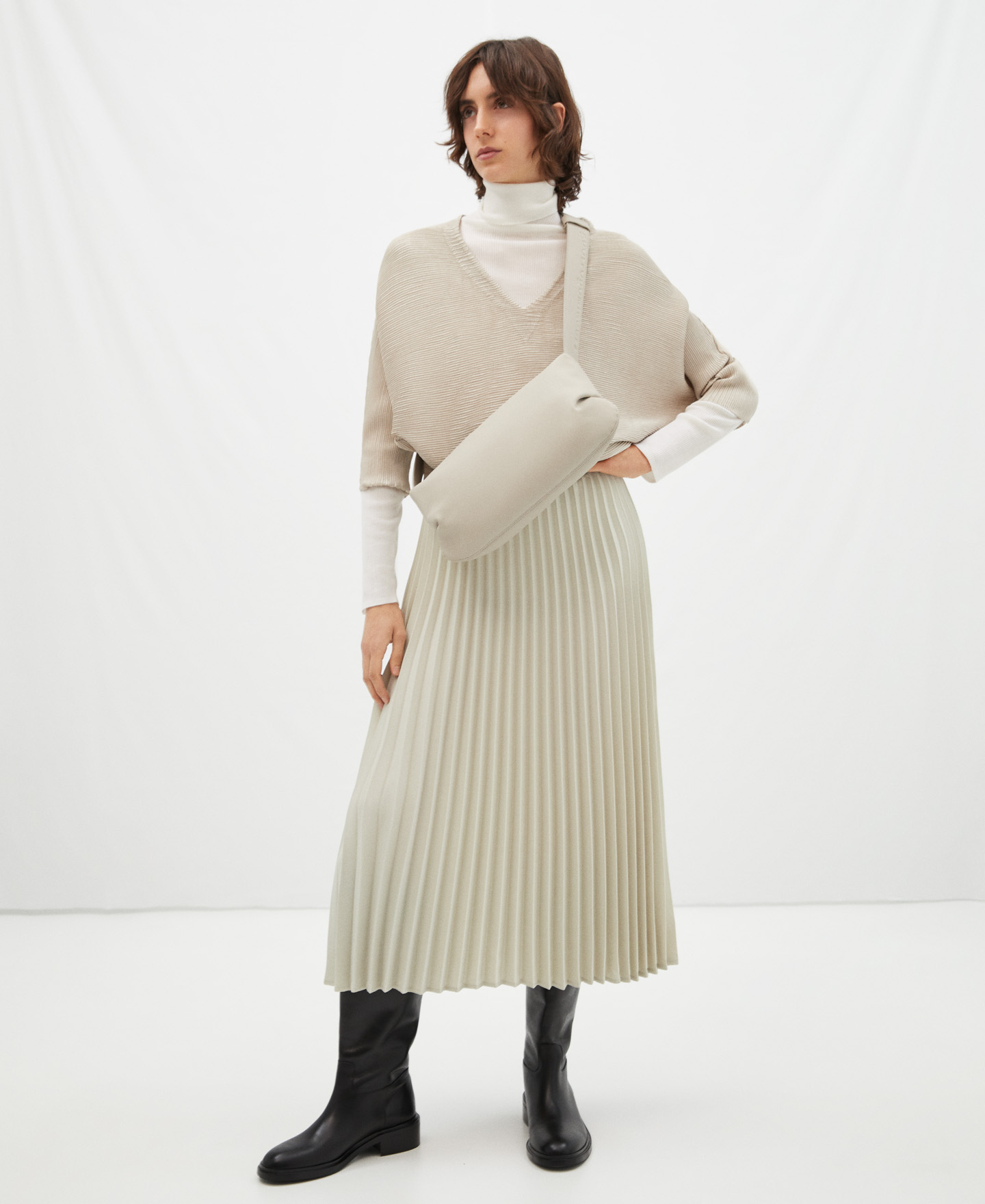 Pleated midi skirt image number 1