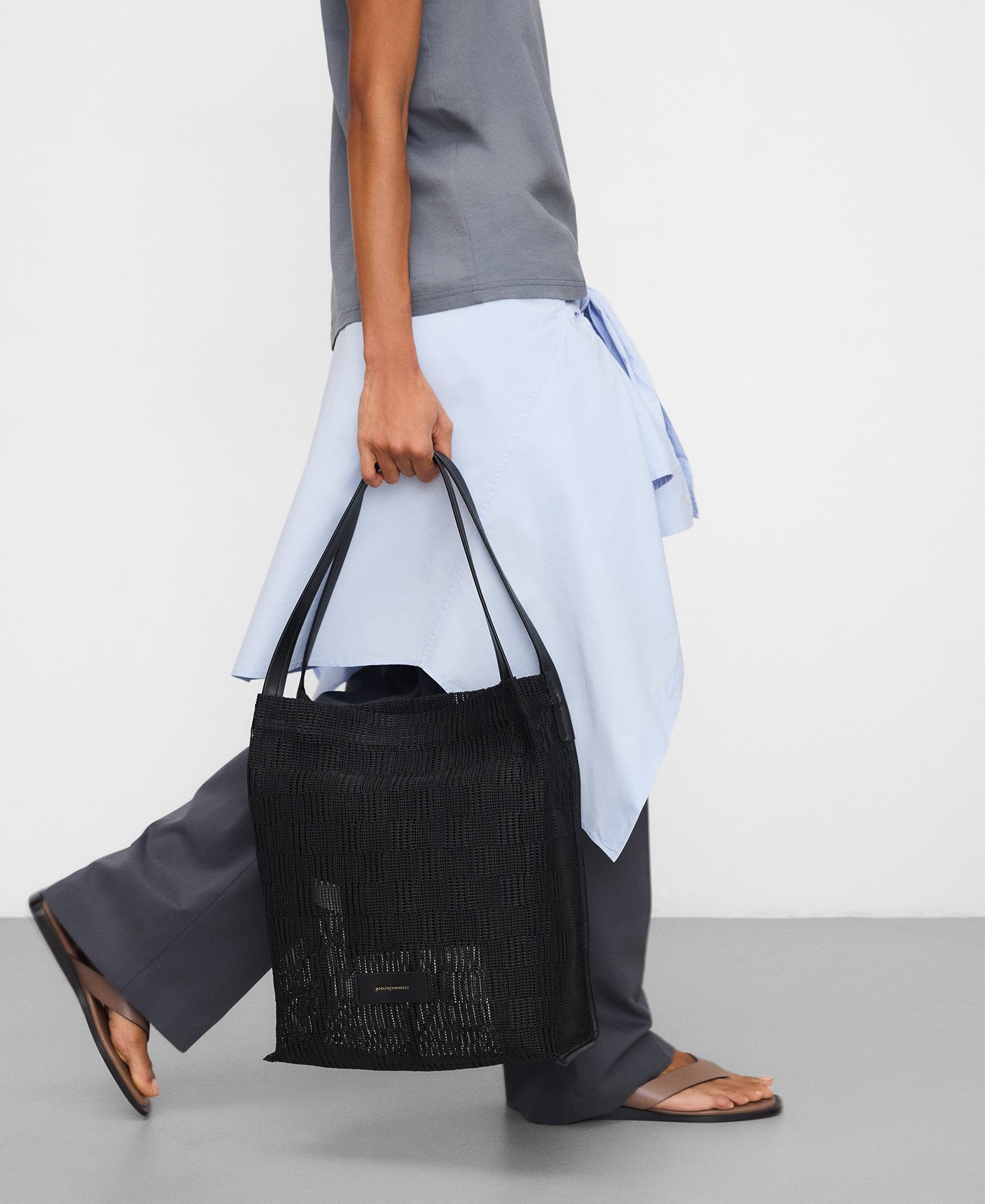 Vertical mesh shopper bag image number 5