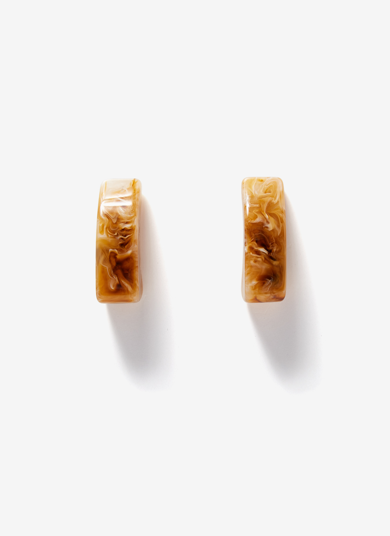 Short resin earrings image number 0