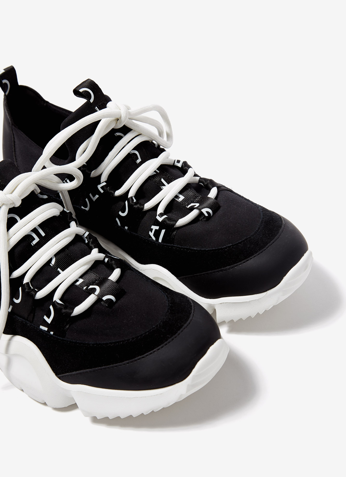 Zapatilla deportiva cintas logotipadas image number 2
