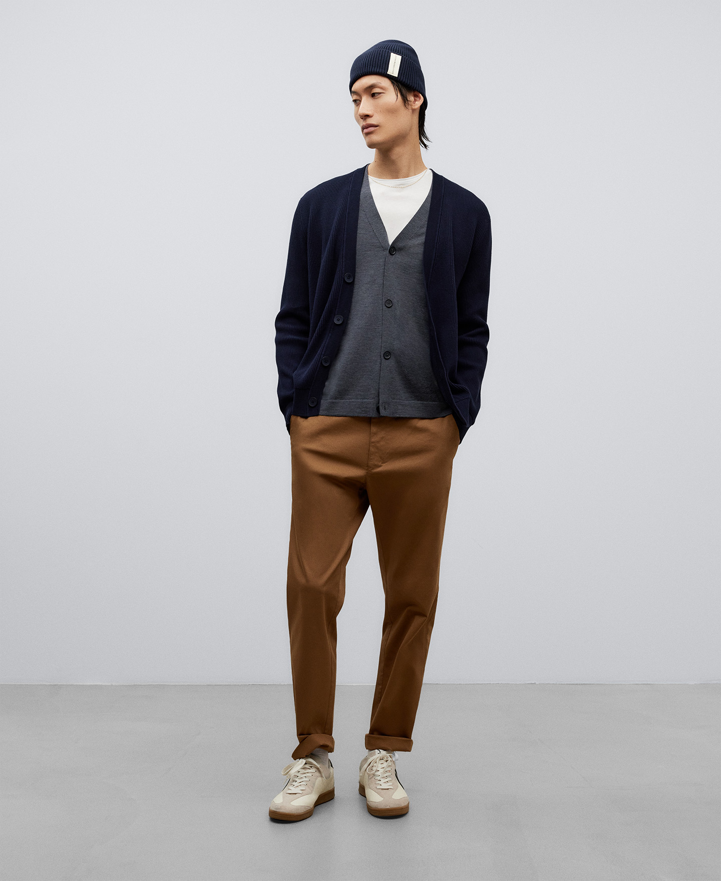 Pantalon chino en twill de coton pour homme image number 1