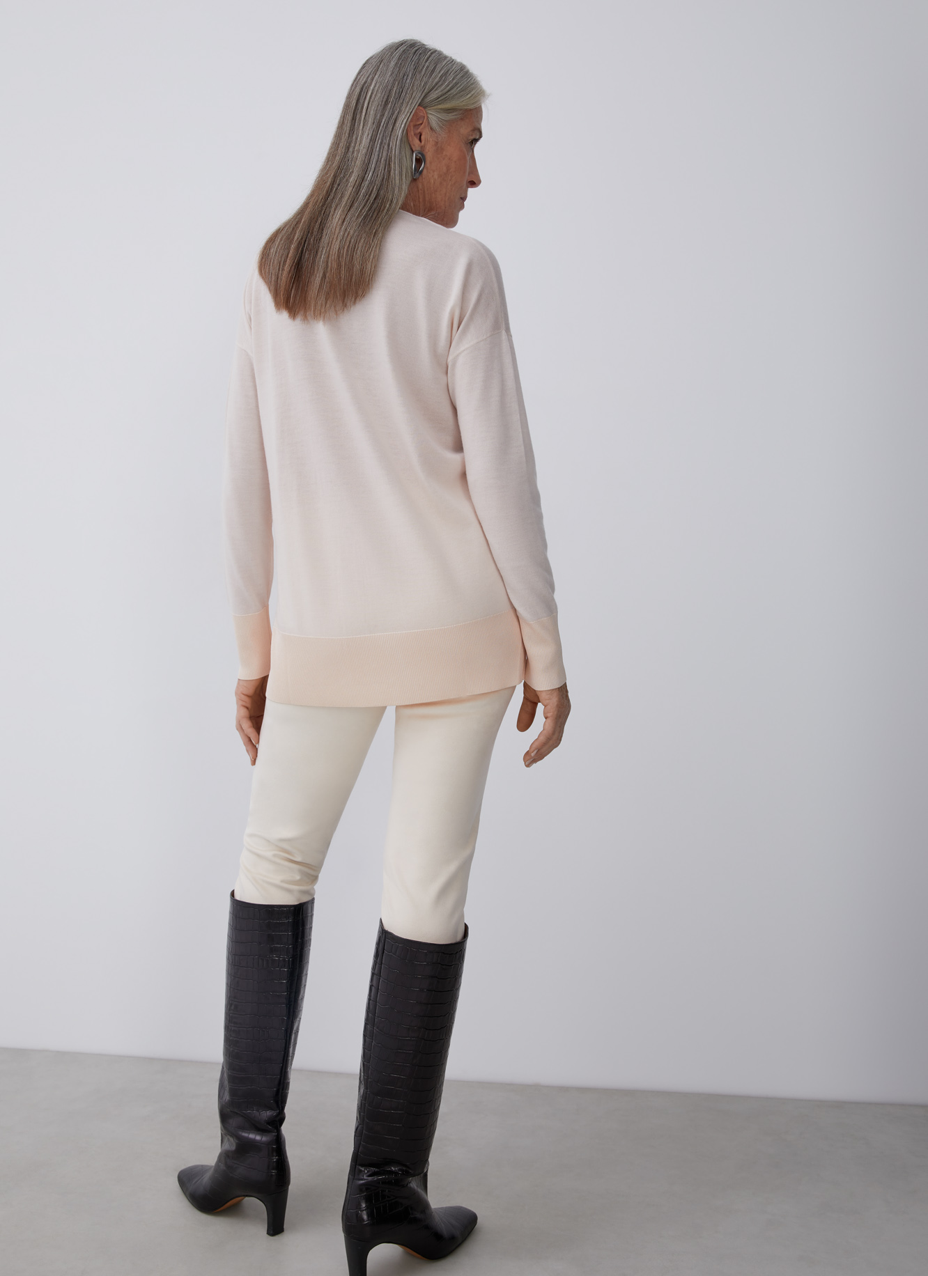 Fine merino wool v-neck sweater image number 2