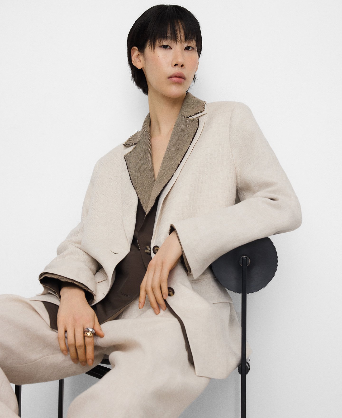 European linen barrel fit trousers image number 3