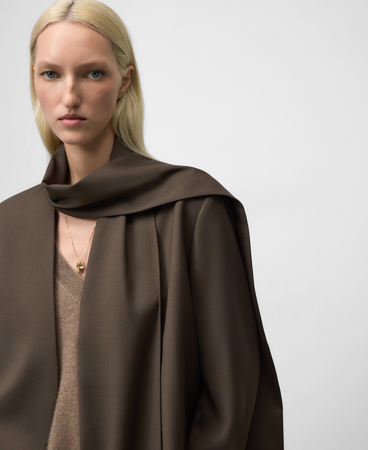 Blazer sastre cuello bufanda mujer image number 3