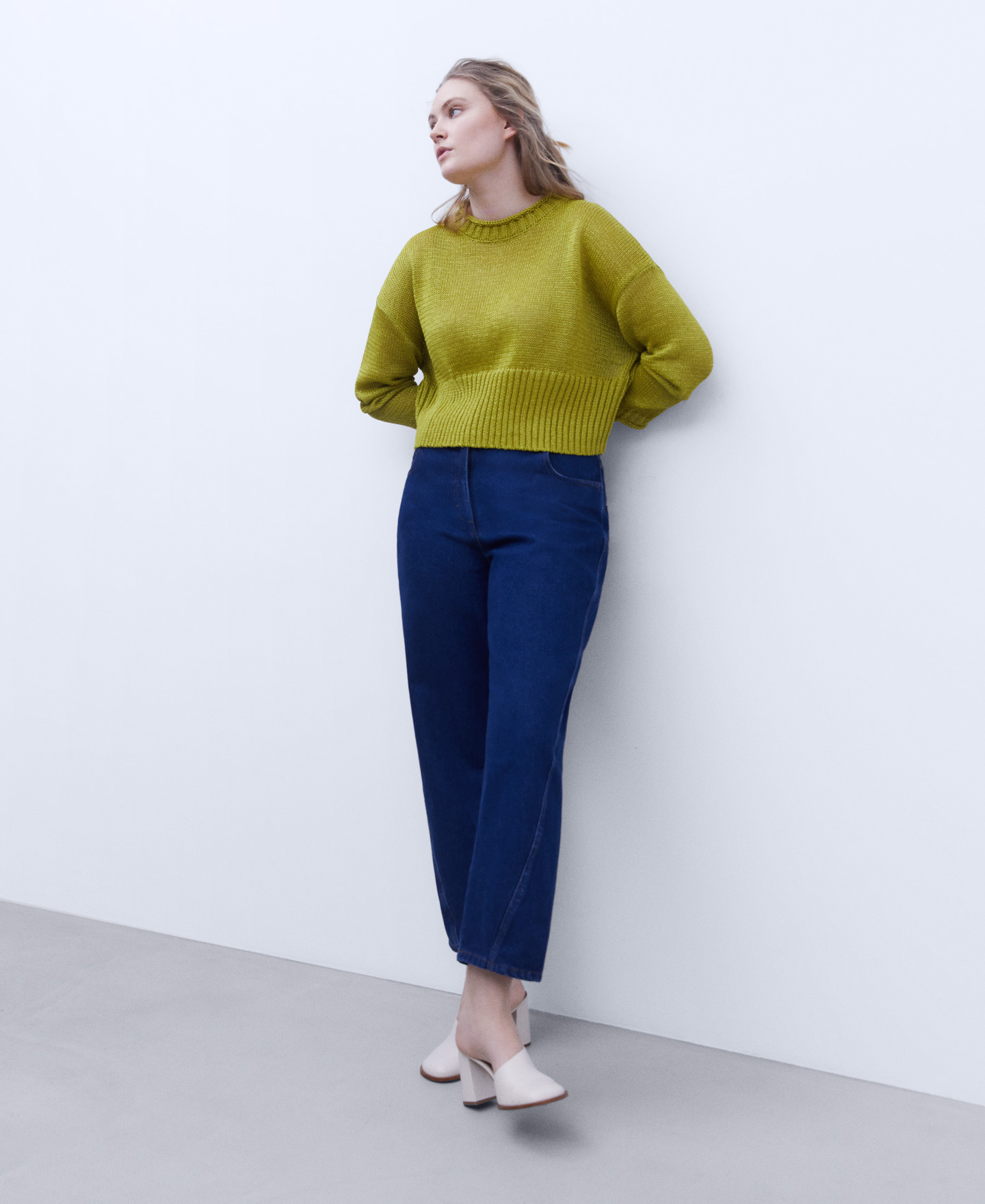 Knitted crop sweater image number 1