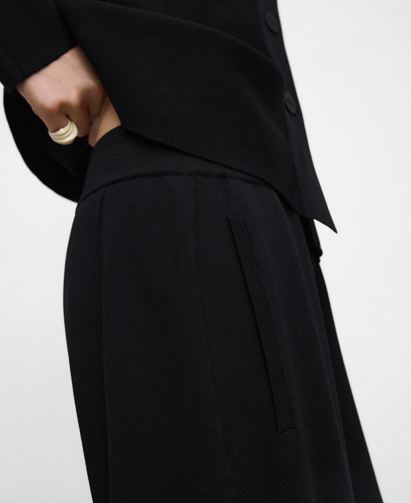 Knit barrel fit trousers image number 3