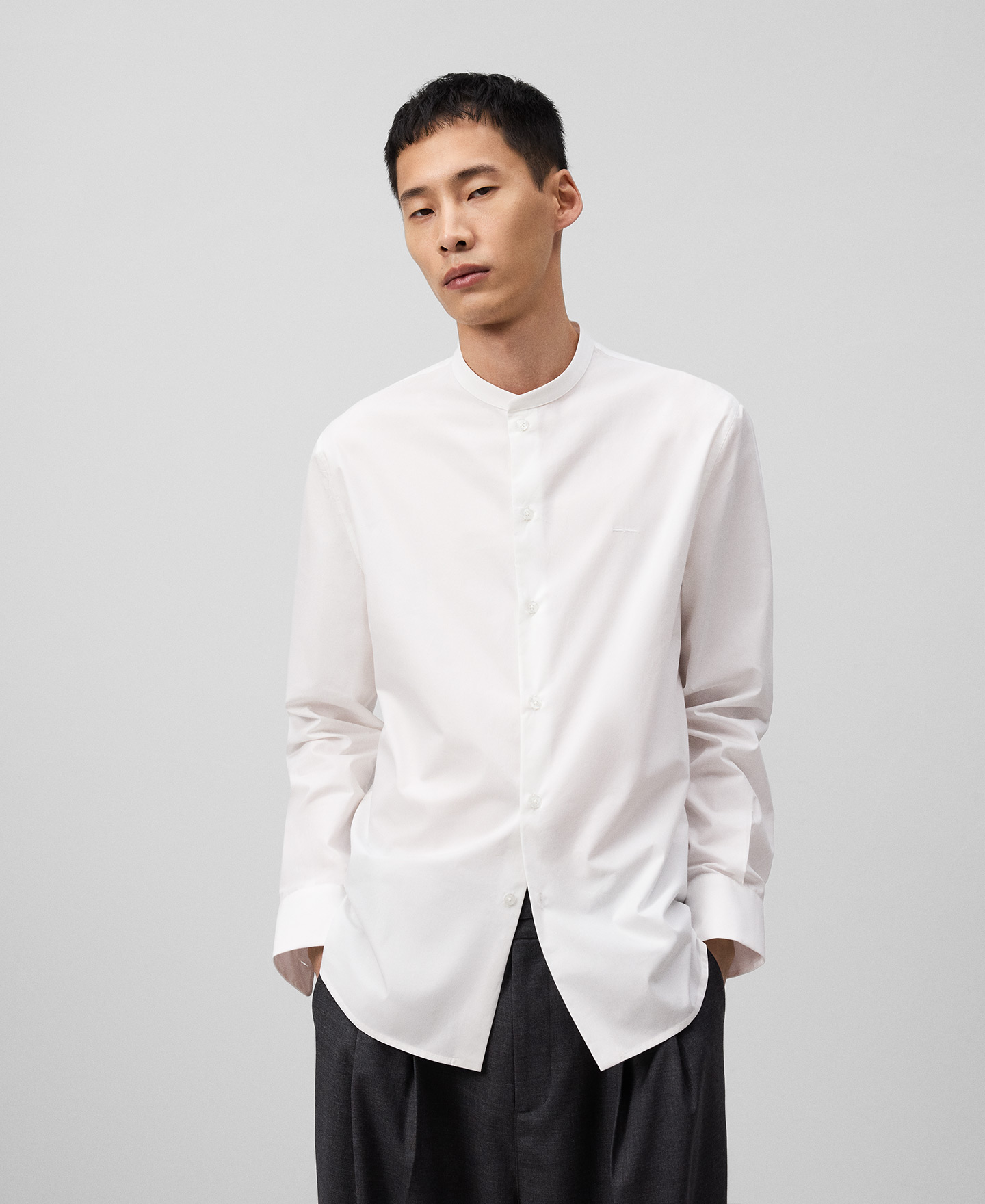 Camisa regular fit cuello mao hombre image number 0