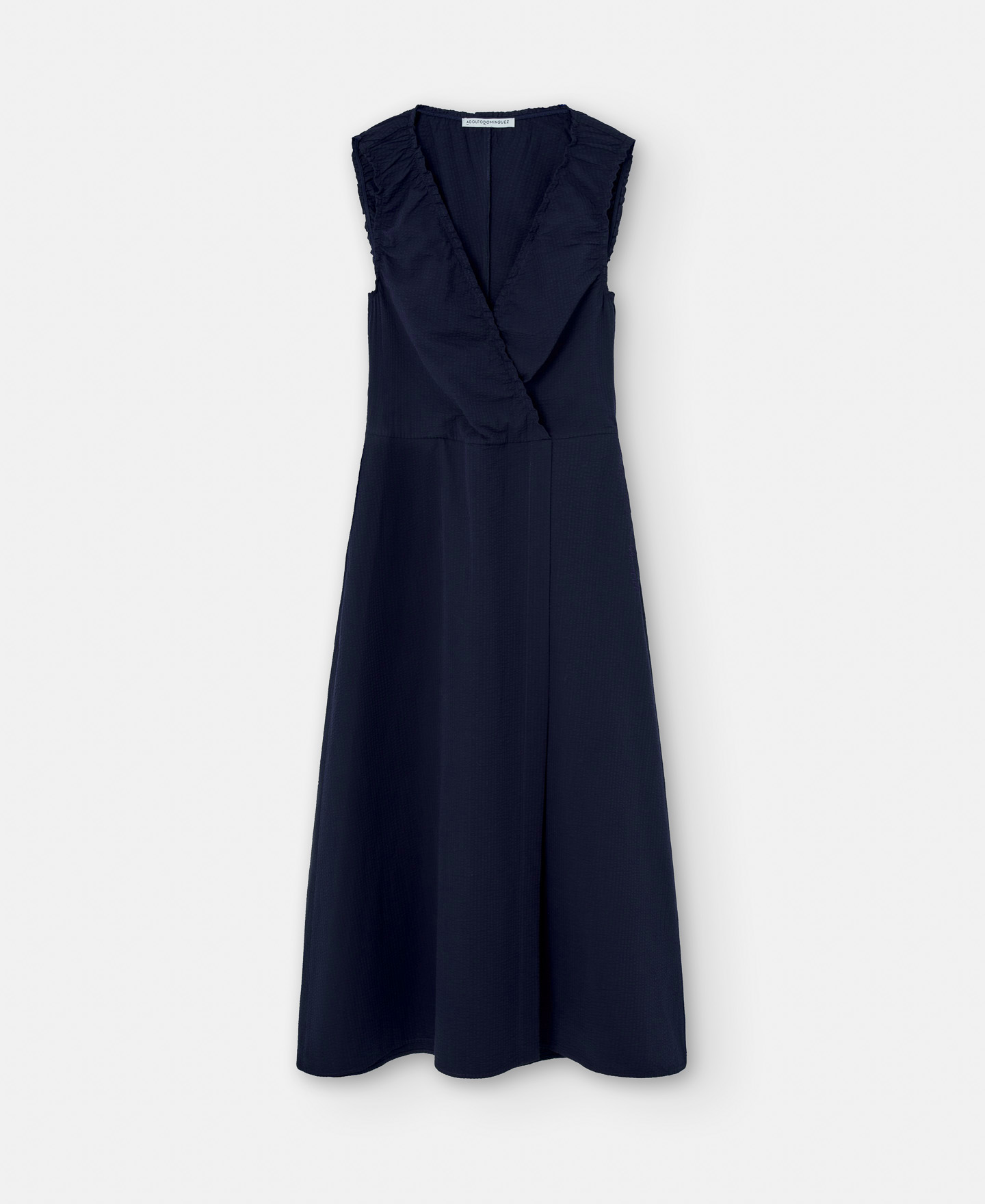 Seersucker dress with gathered neckline image number 4