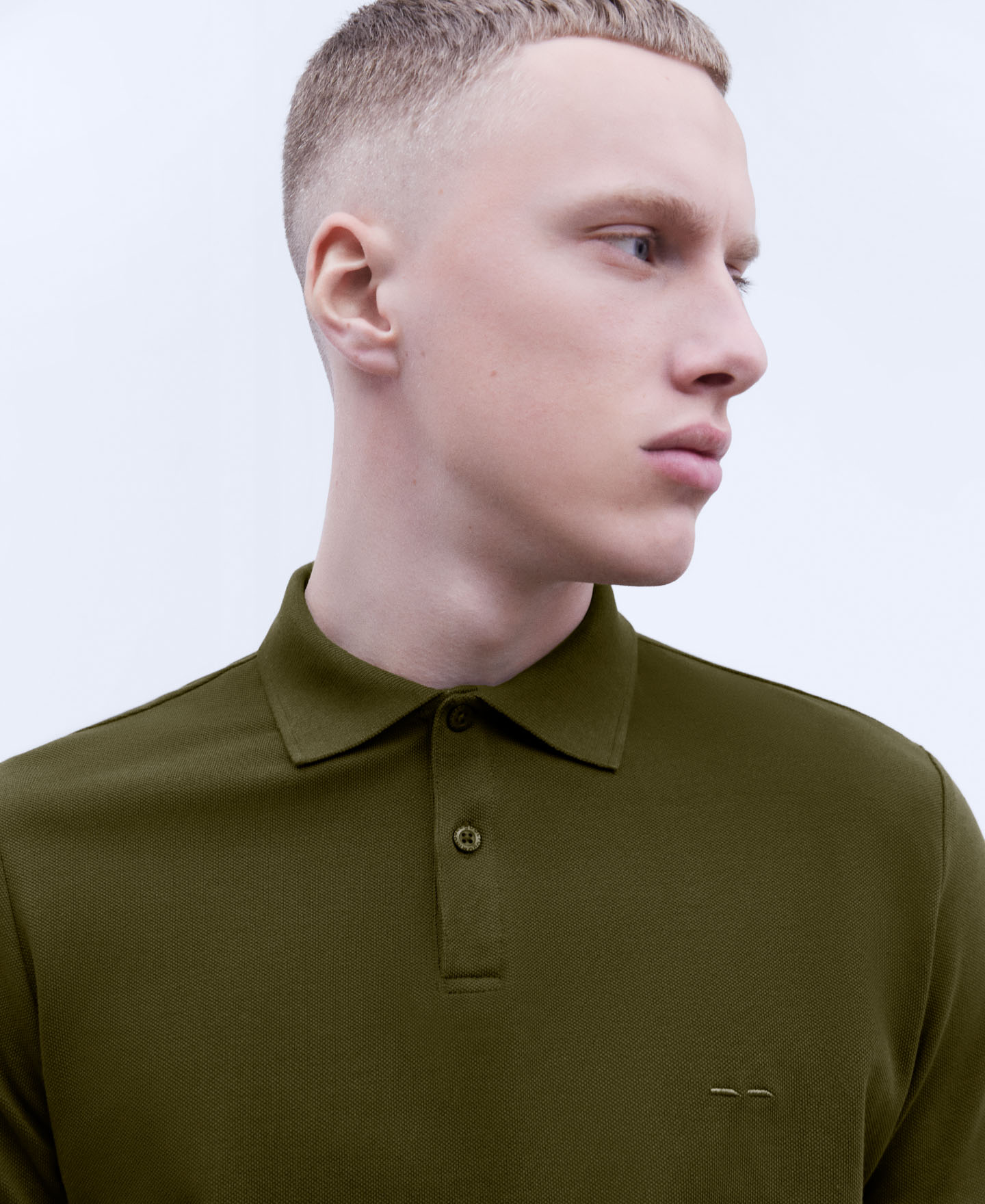 Polo slim fit en algodón image number 3