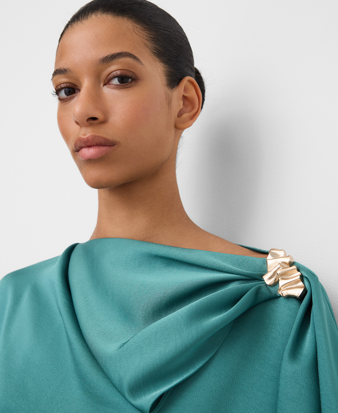 Satin scarf-collar flowing top image number 3