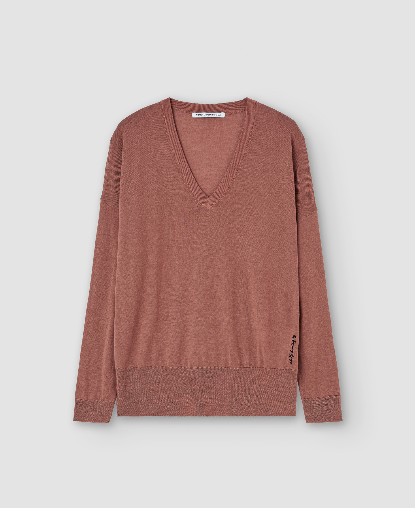 V-neckline merino wool sweater image number 4