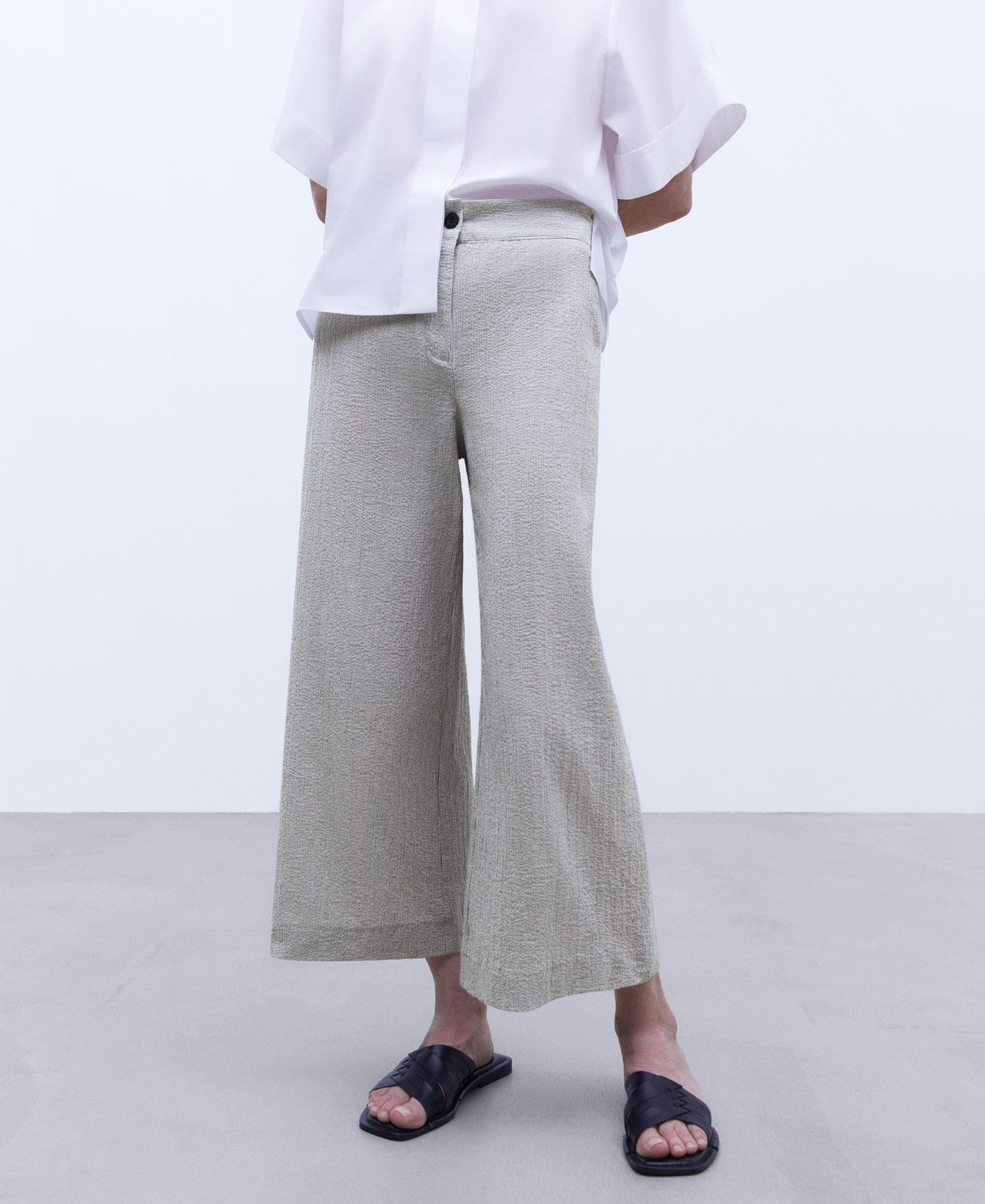 Wide cut cotton trousers image number 1
