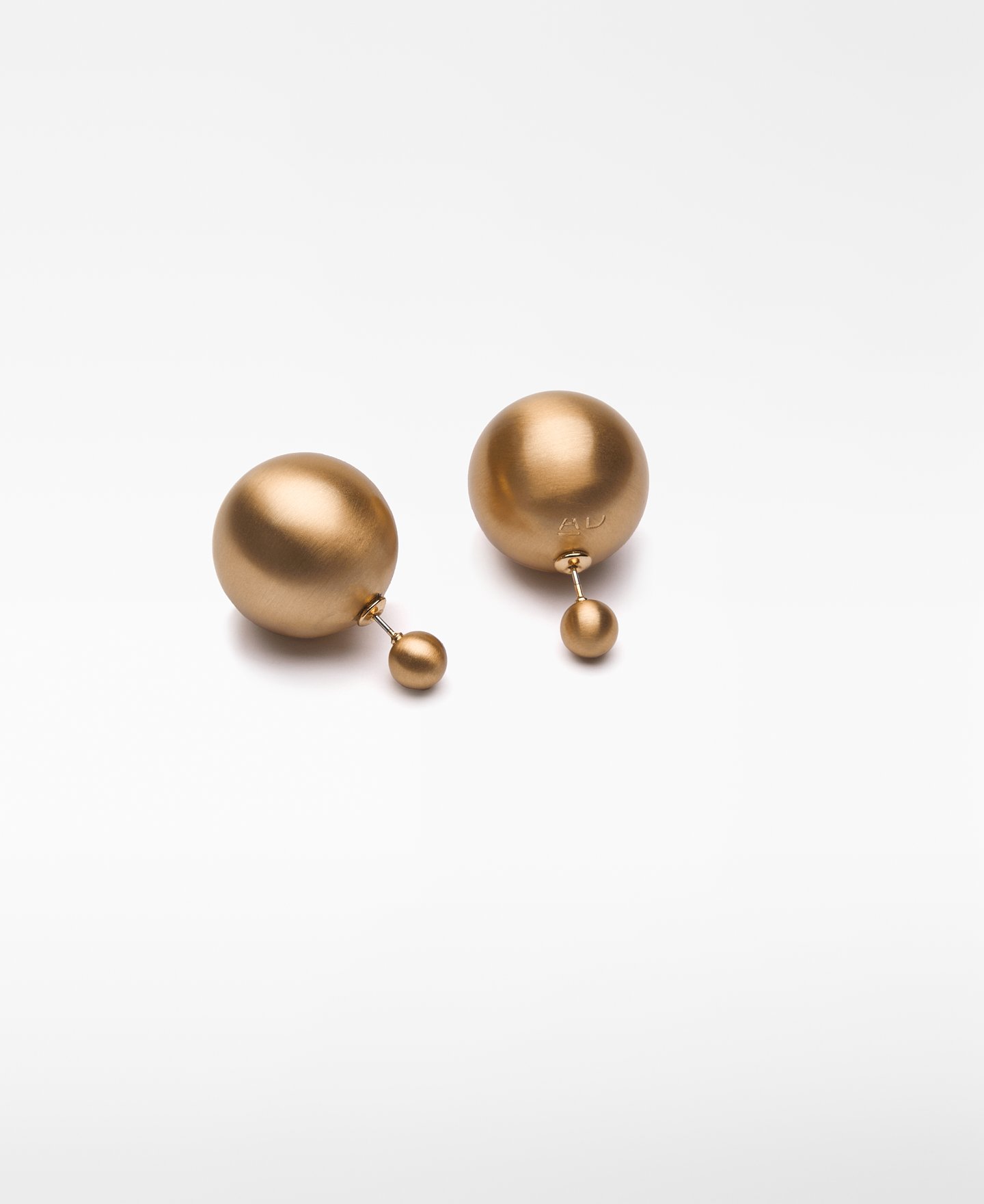 Metal sphere earrings woman image number 1