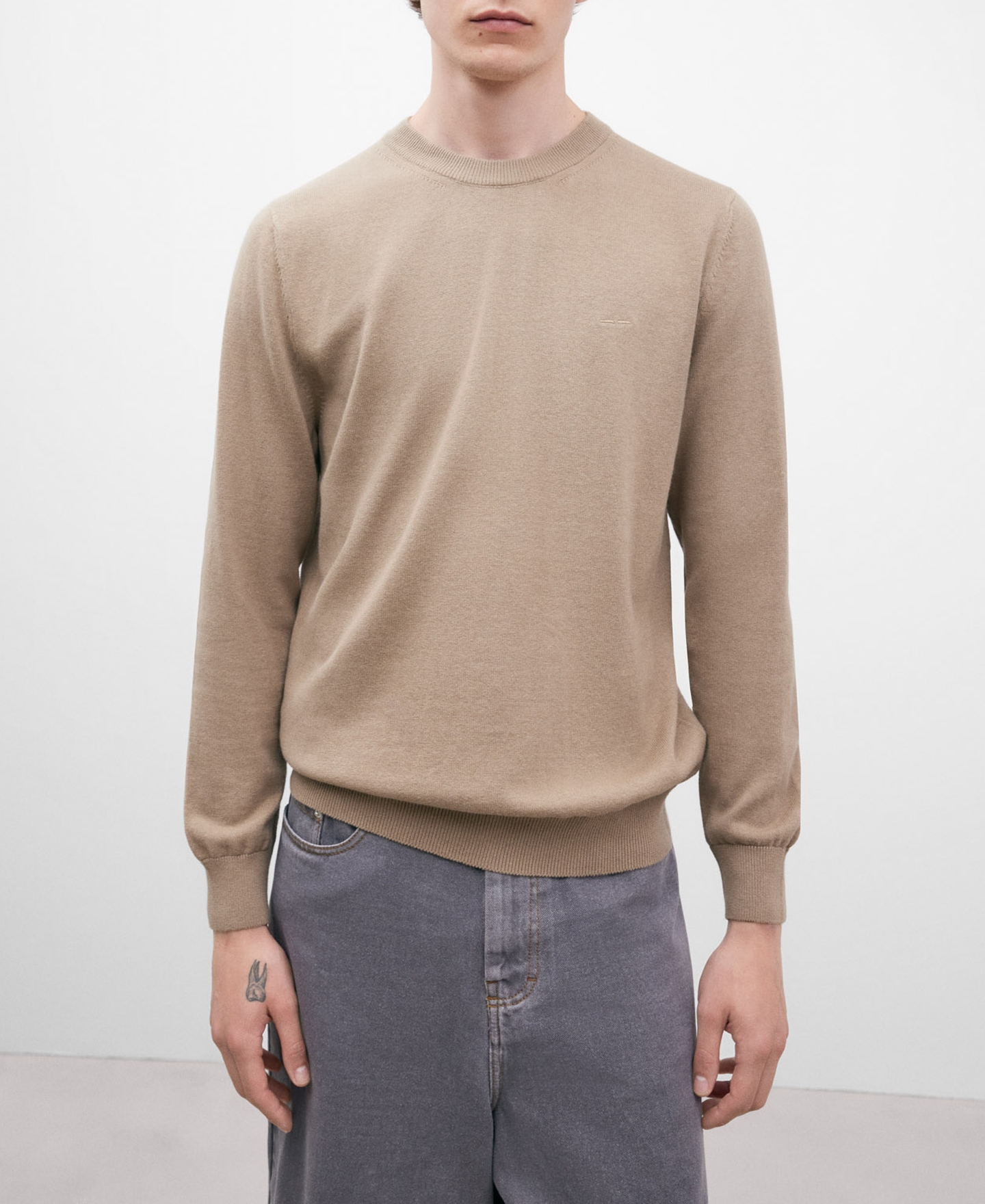 Crew neck cotton sweater for men image number 0