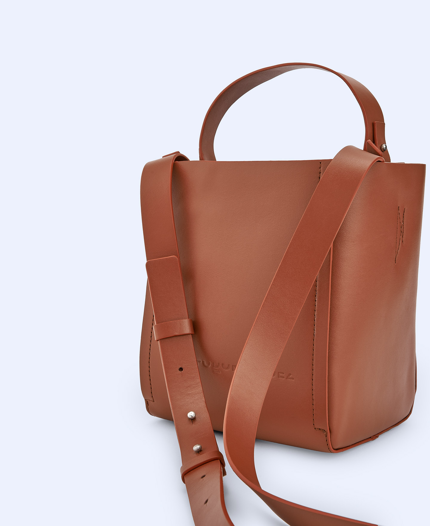 Made in Spain leather bucket bag image number 3